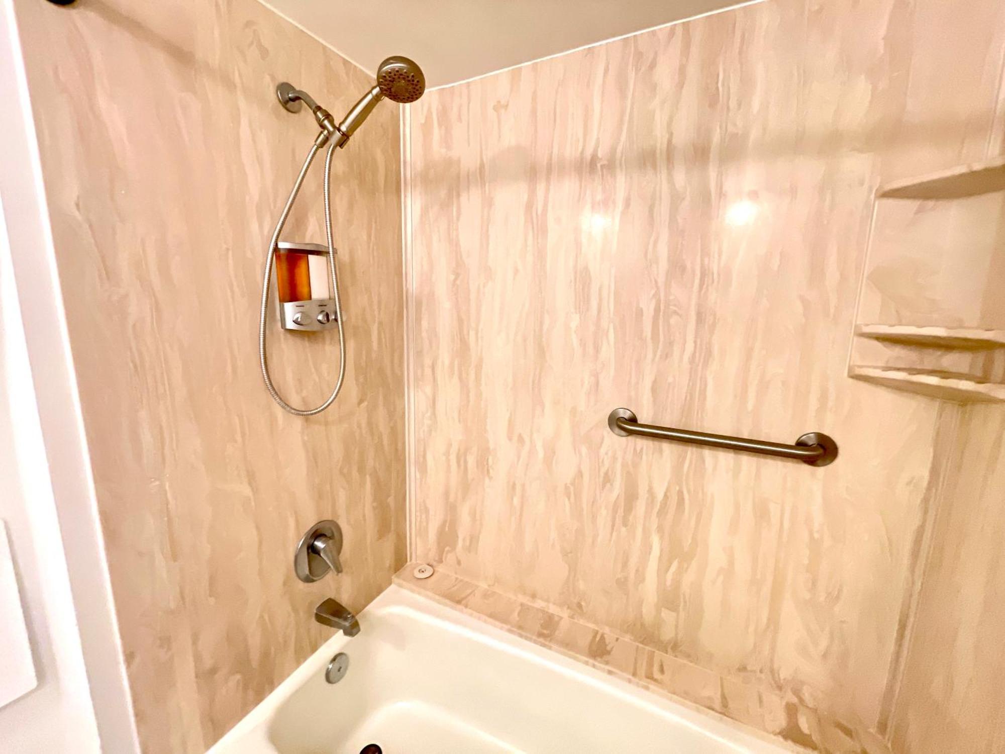 Marine Surf 20fl Free Parking Renovated - Cal King *