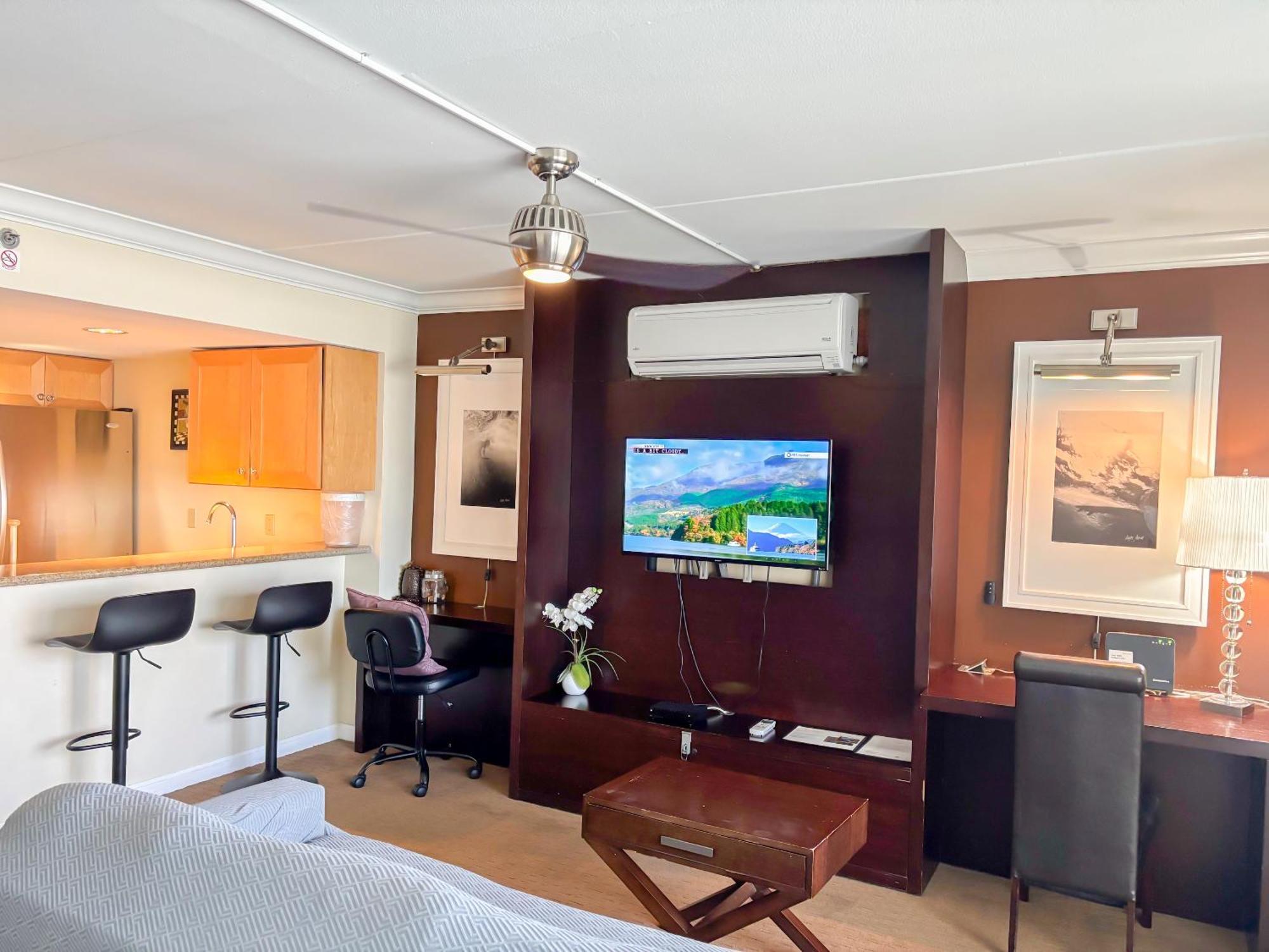 Ilikai 2127 - Spacious With Spectacular Ocean & Harbor Views Honolulu