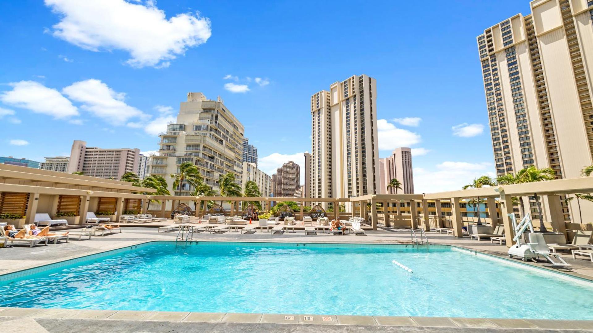 Holiday home Ala Moana 10th Fl R8 Partial Ocean 2beds 4person *