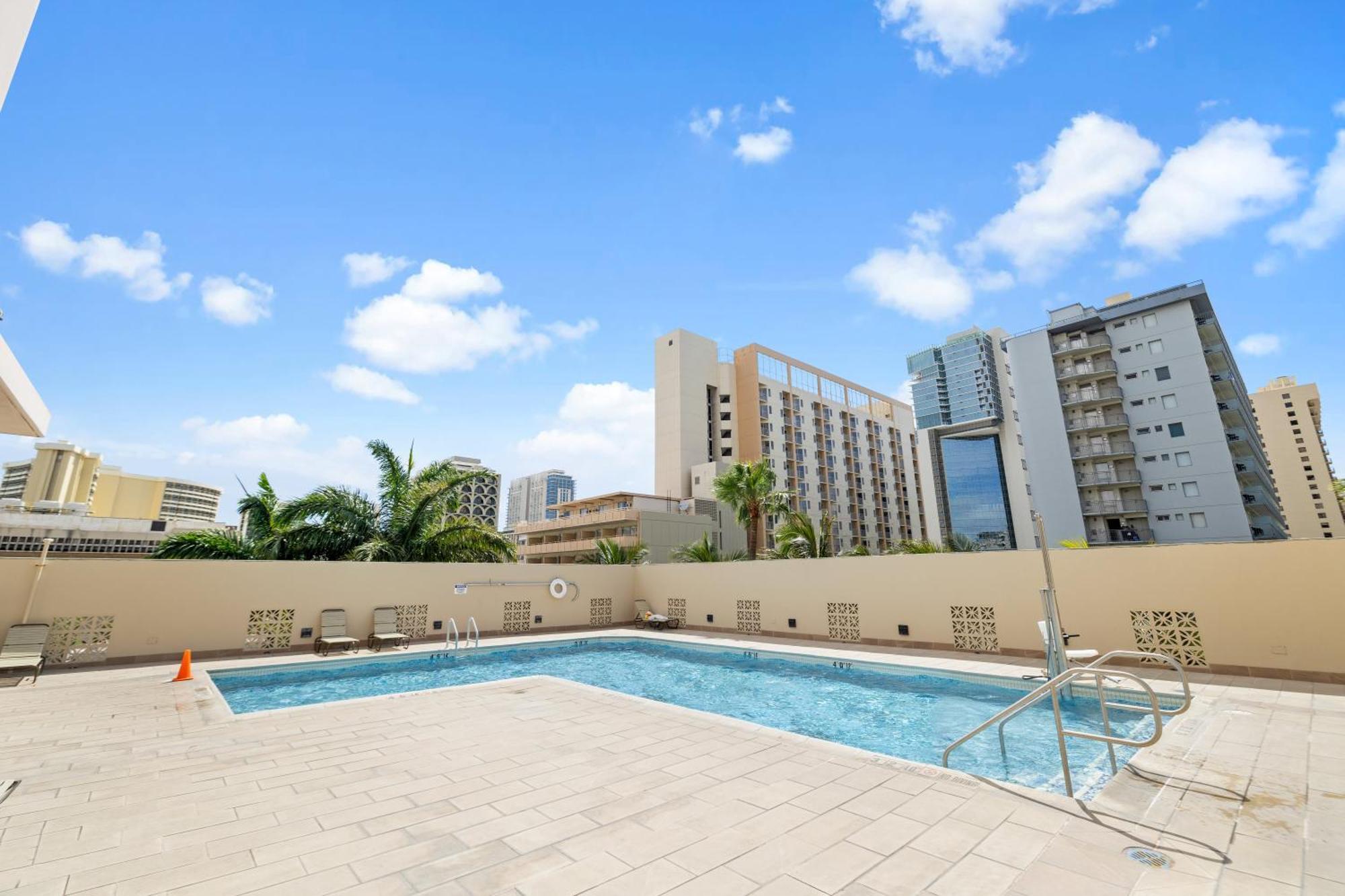 Royal Kuhio 1707 - Spacious With Stunning Diamond Head Views In The Heart Of Waikiki! Holiday home