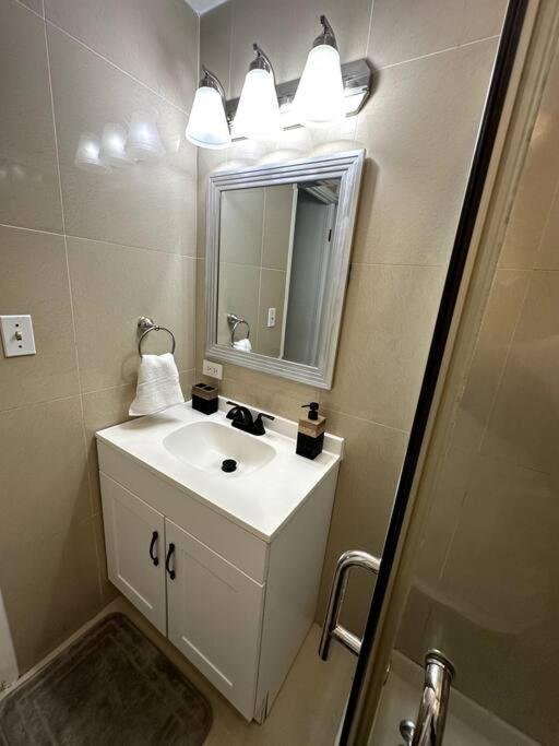Apartment Cozy Centrally-located In - 30 Day Minimum Honolulu