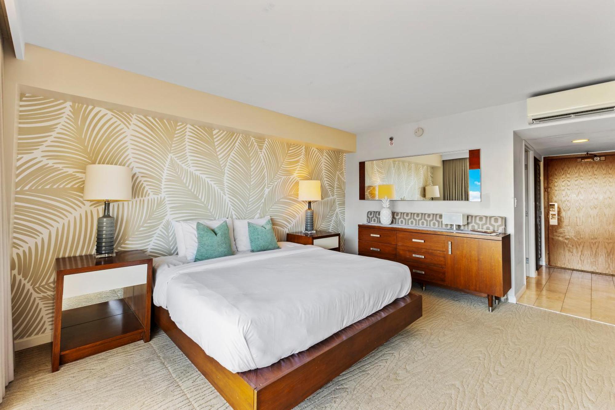 Apartment Breathtaking Ocean Views! Pool! Beach! *