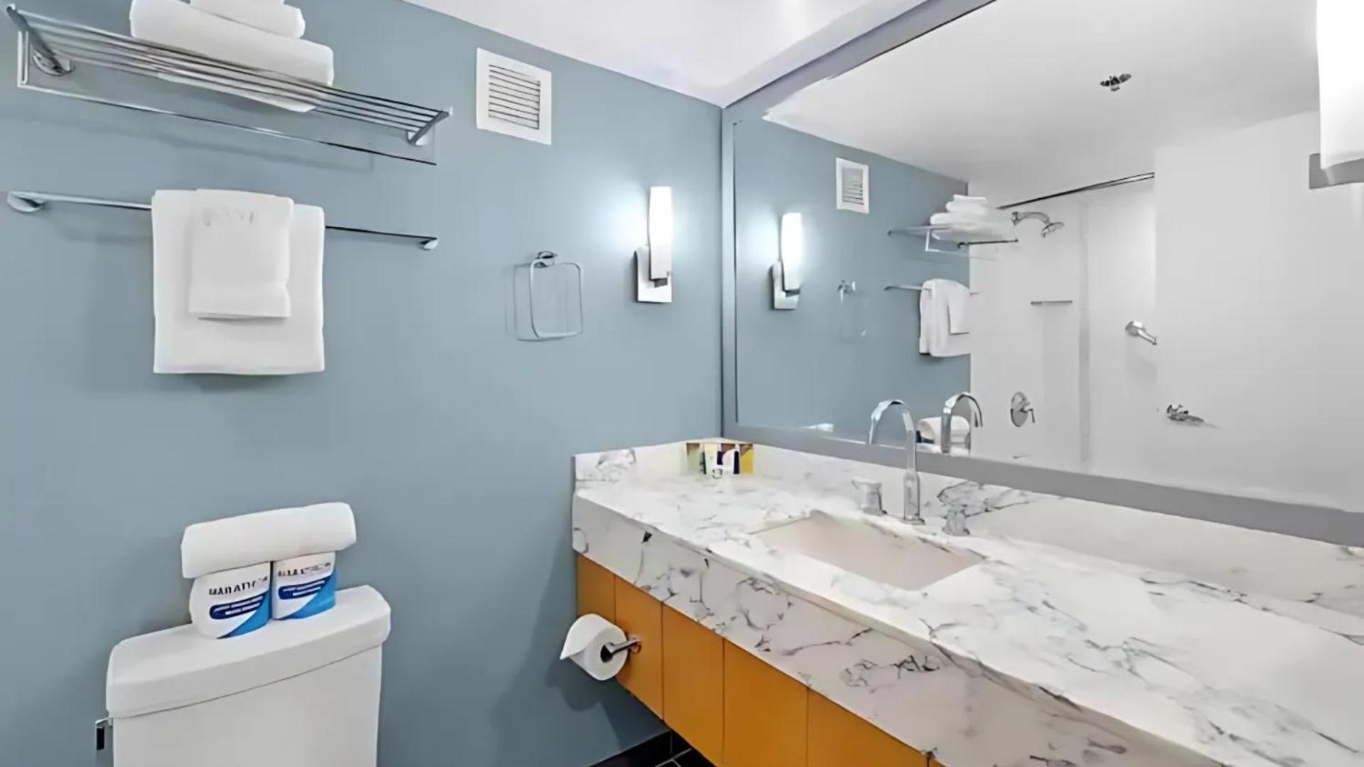 Ala Moana 14th Fl R1 2double Beds 4person *