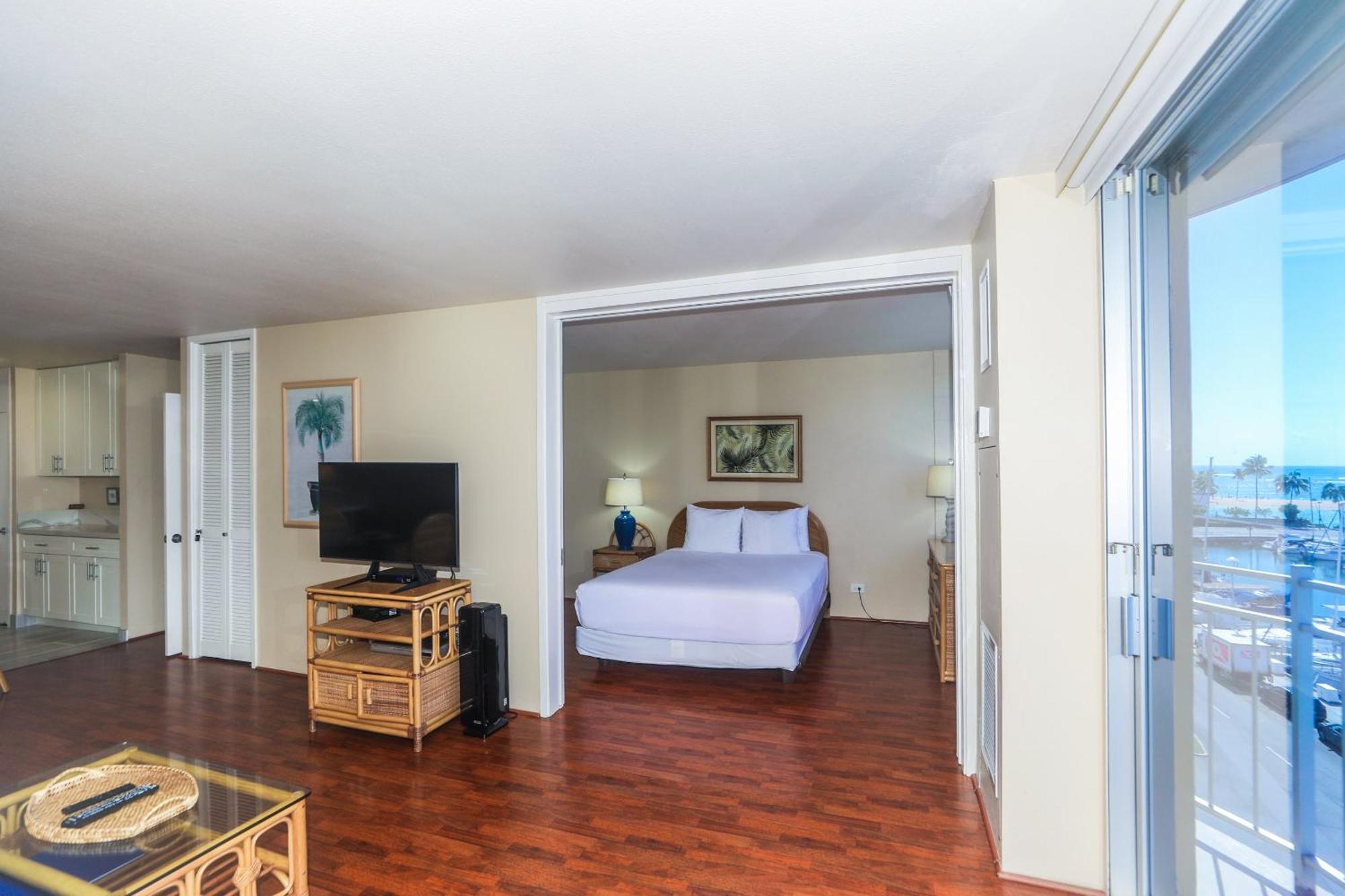Ilikai Marina 682 Yacht Harbor View 1br *