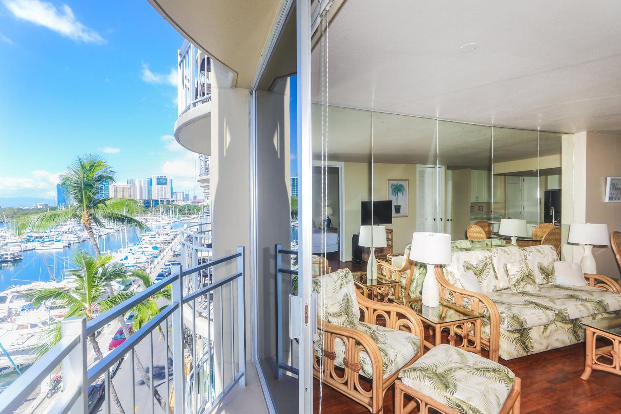 Ilikai Marina 682 Yacht Harbor View 1br