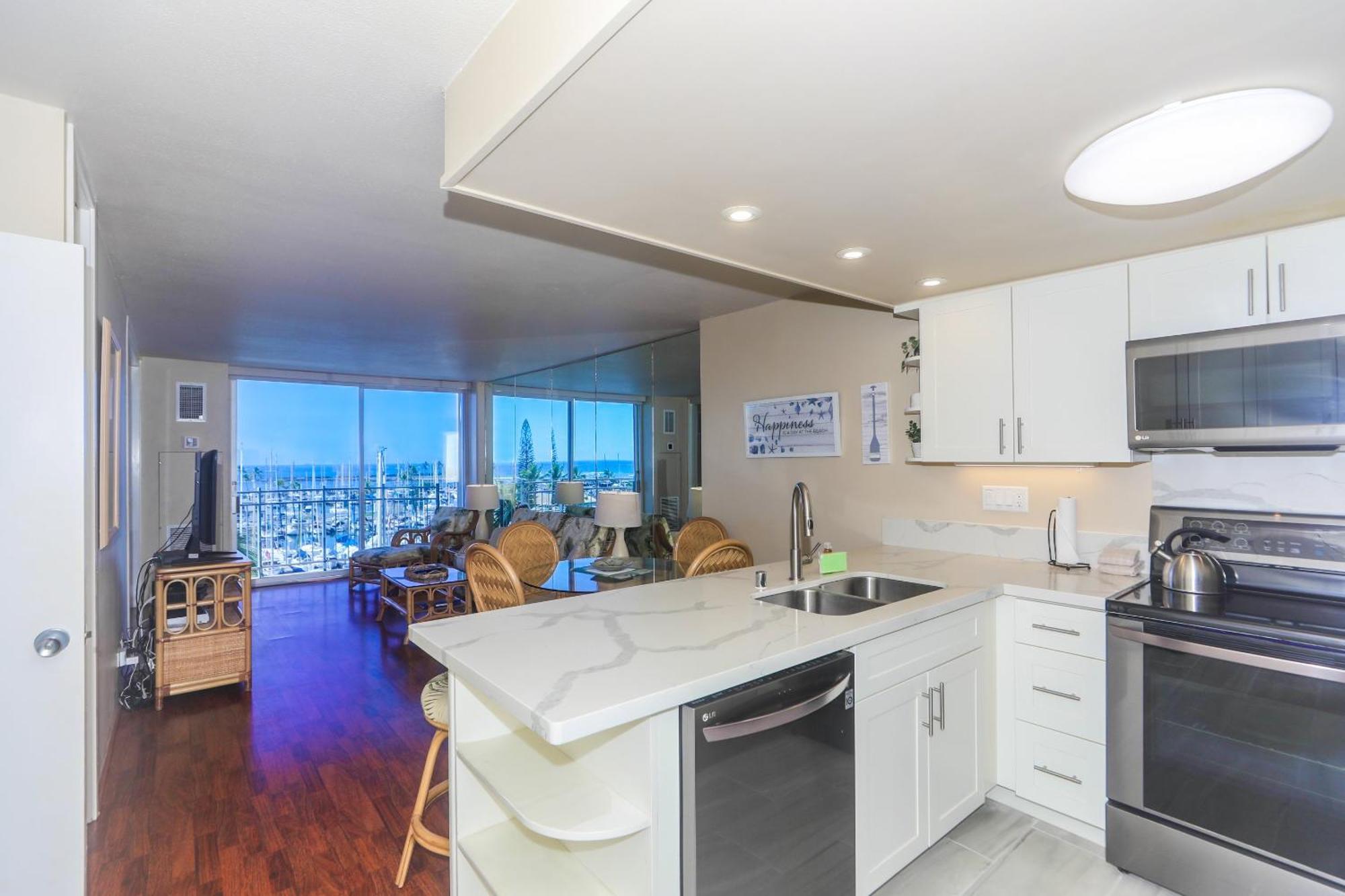 Ilikai Marina 682 Yacht Harbor View 1br
