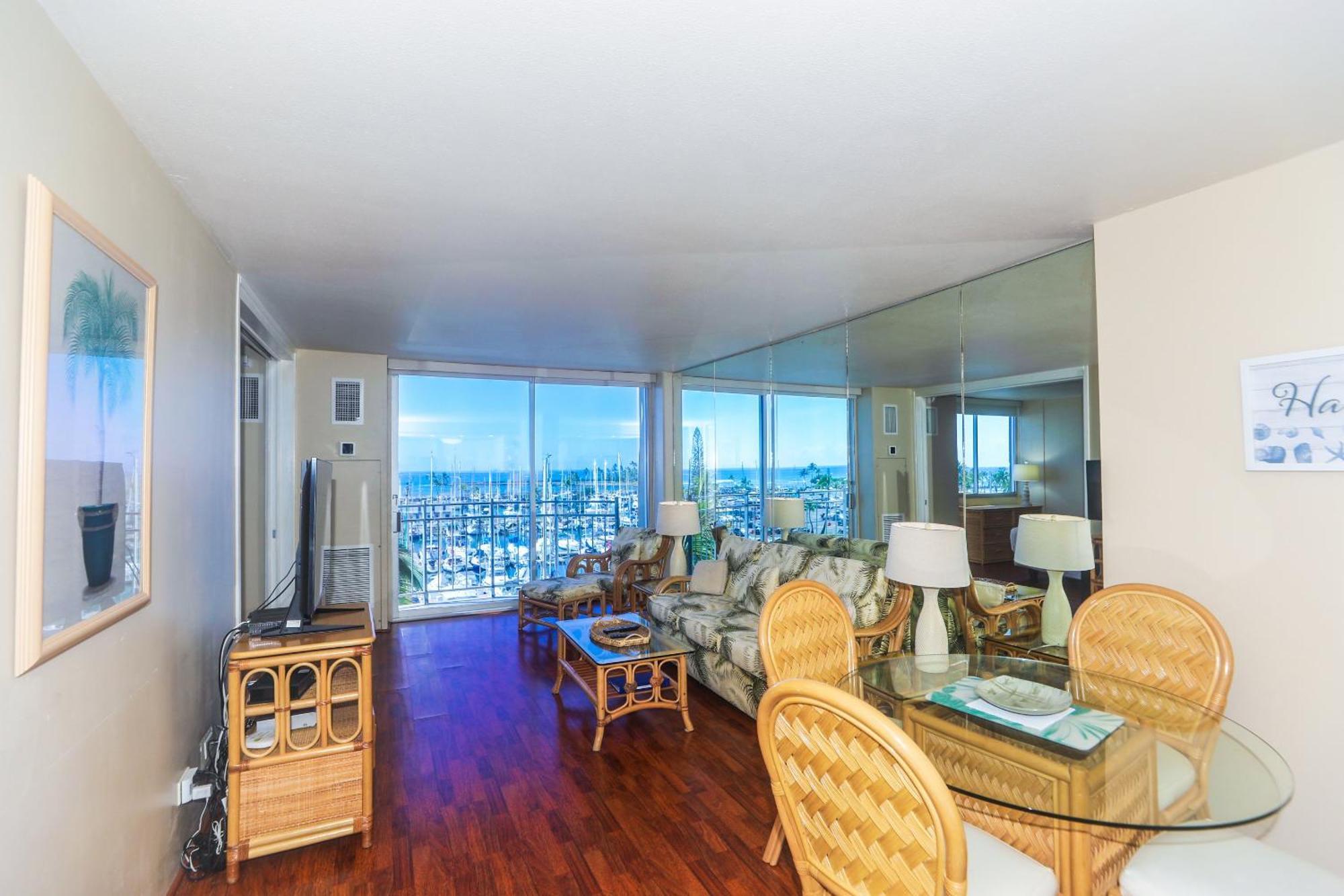 Apartment Ilikai Marina 682 Yacht Harbor View 1br Honolulu