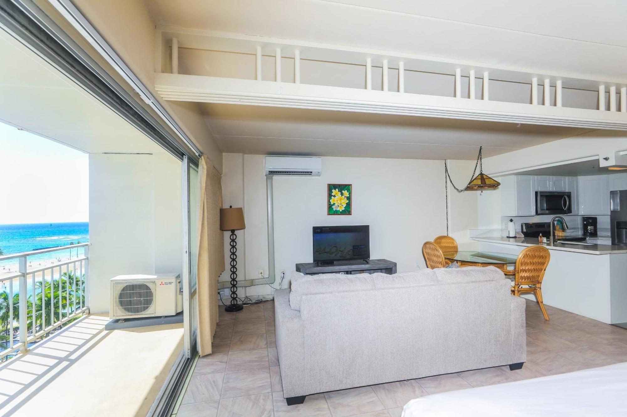 Ilikai Tower One Bedroom Lagoon View Waikiki With Lanai & Free Wifi Apartment *