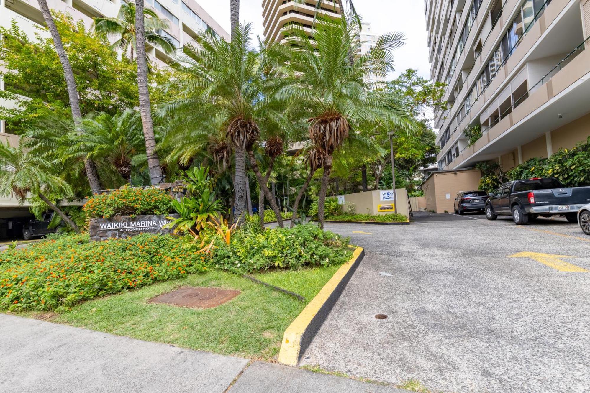 Ocean View Free Assigend Parking In Unit Laundry