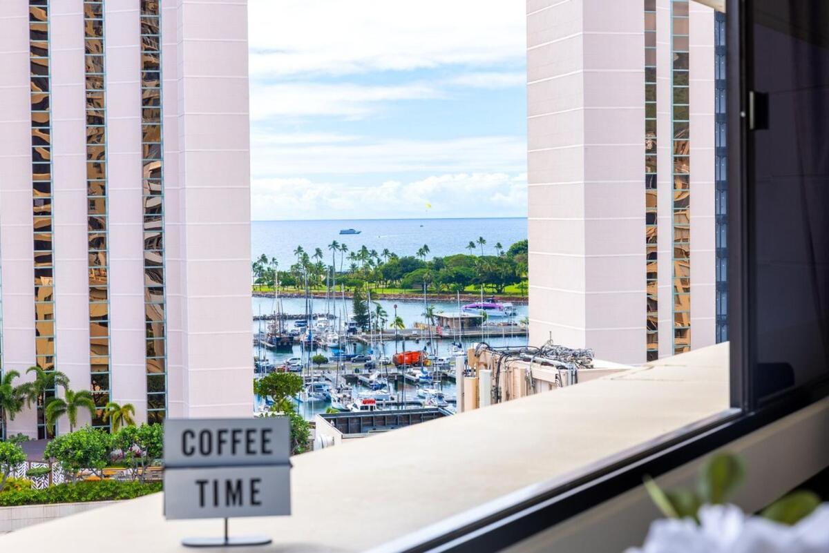 Apartment Ocean View Free Assigend Parking In Unit Laundry Honolulu