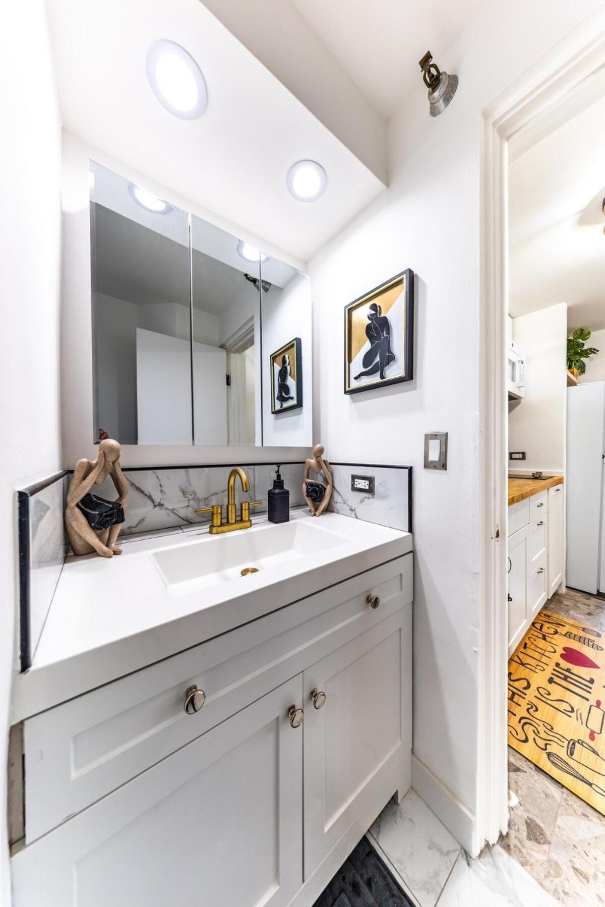 Apartment Ocean View Free Assigend Parking In Unit Laundry *