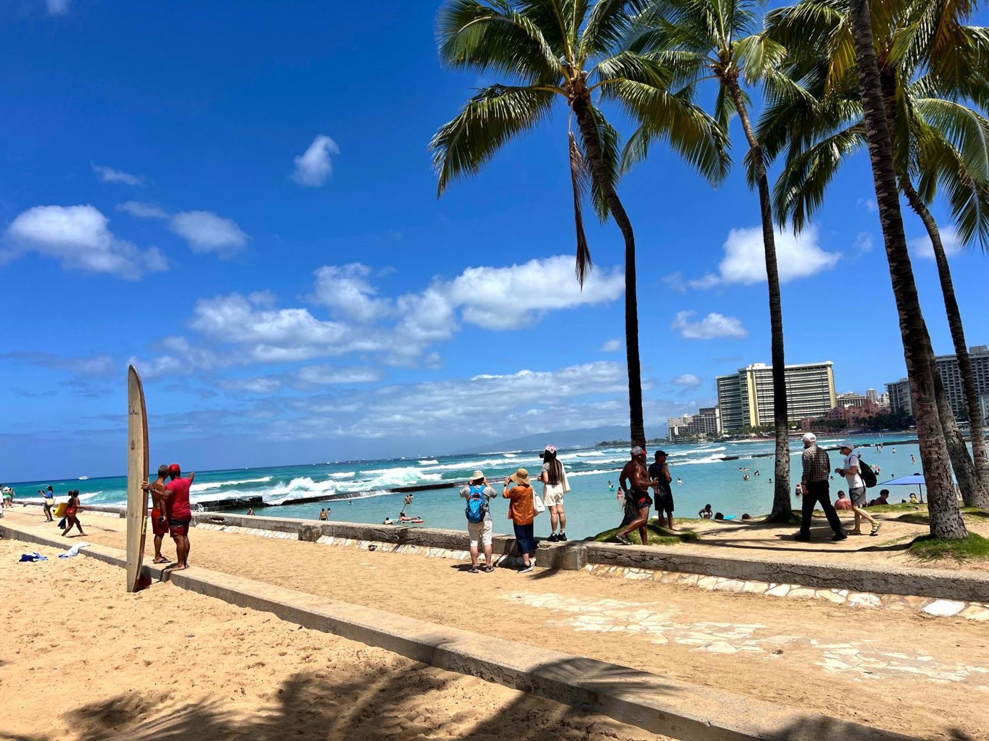 2 Minute Walk To Waikiki Beach, Free Parking Apartment Honolulu