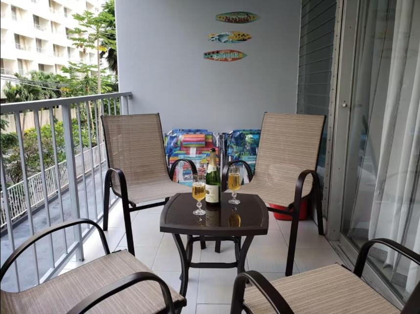 Apartment 2 Minute Walk To Waikiki Beach, Free Parking Honolulu