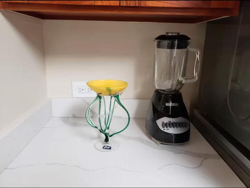 Apartment 2 Minute Walk To Waikiki Beach, Free Parking Honolulu