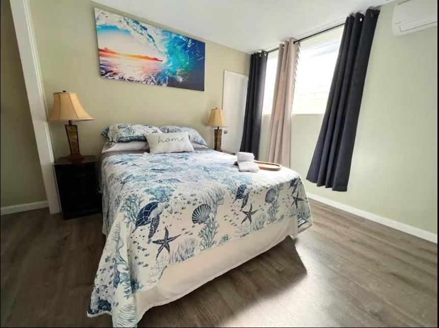 Apartment 2 Minute Walk To Waikiki Beach, Free Parking *