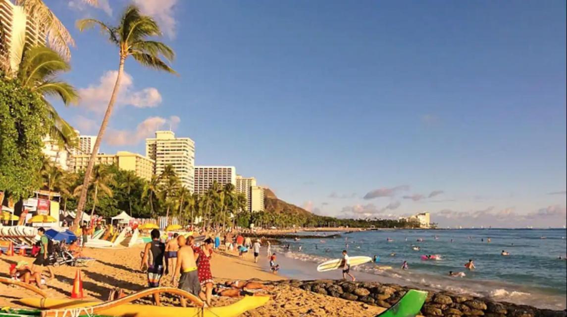 Apartment 2 Minute Walk To Waikiki Beach, Free Parking Honolulu
