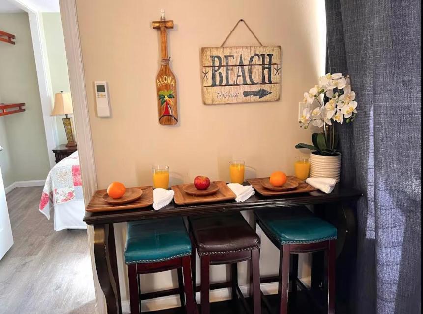 Apartment 2 Minute Walk To Waikiki Beach, Free Parking