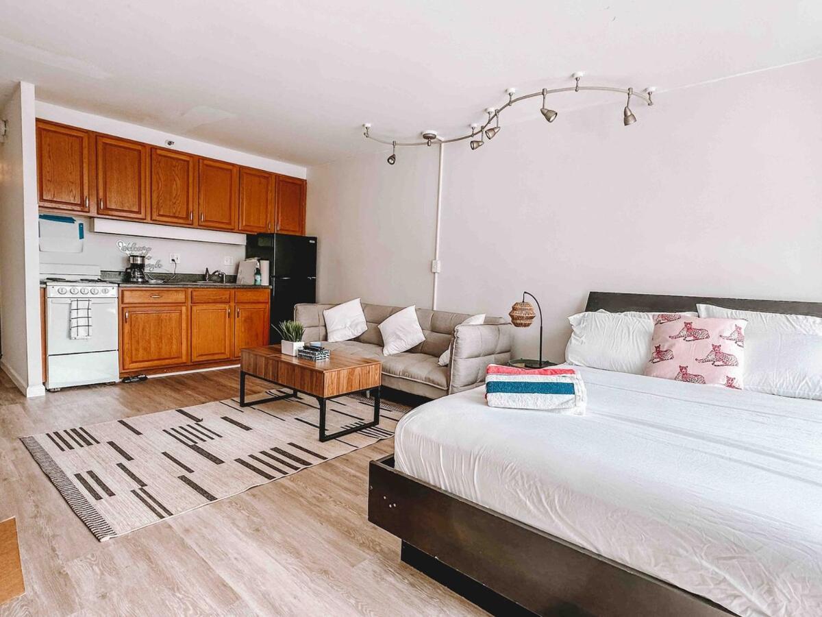 Apartment Waikiki With Parking!!! *