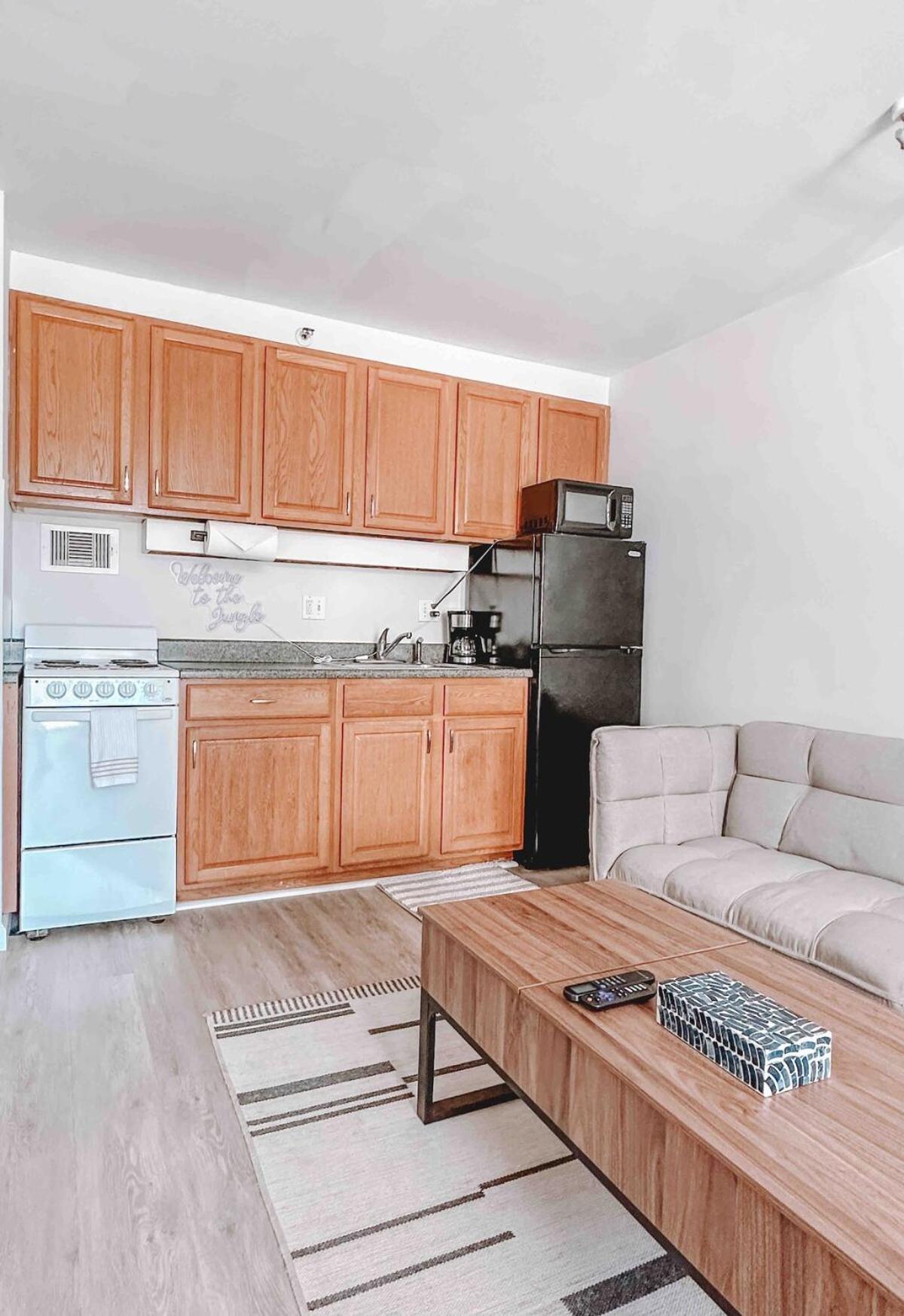 Apartment Waikiki With Parking!!!
