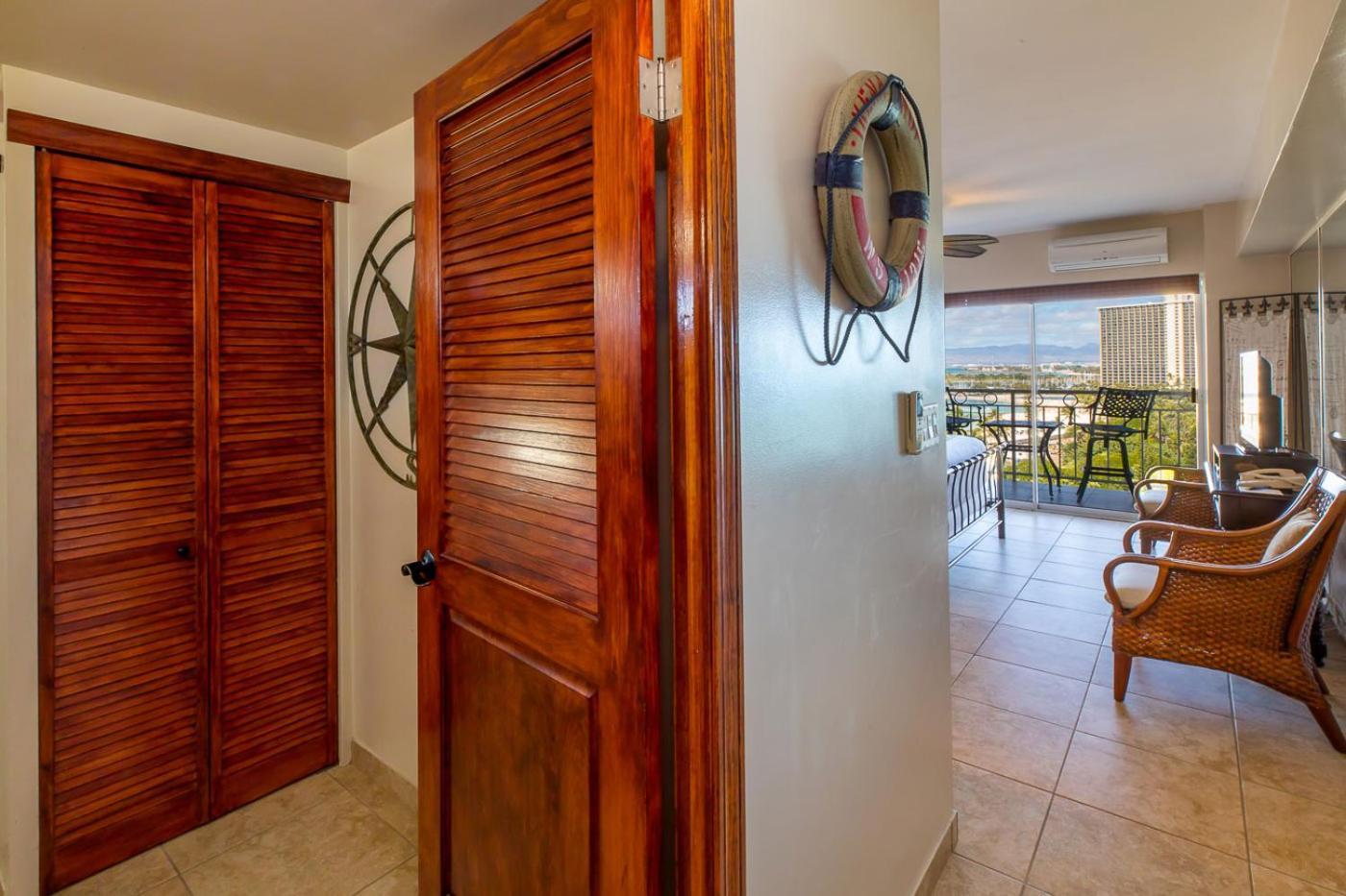 Apartment Waikiki Shore By Outrigger - Select Your Unit *