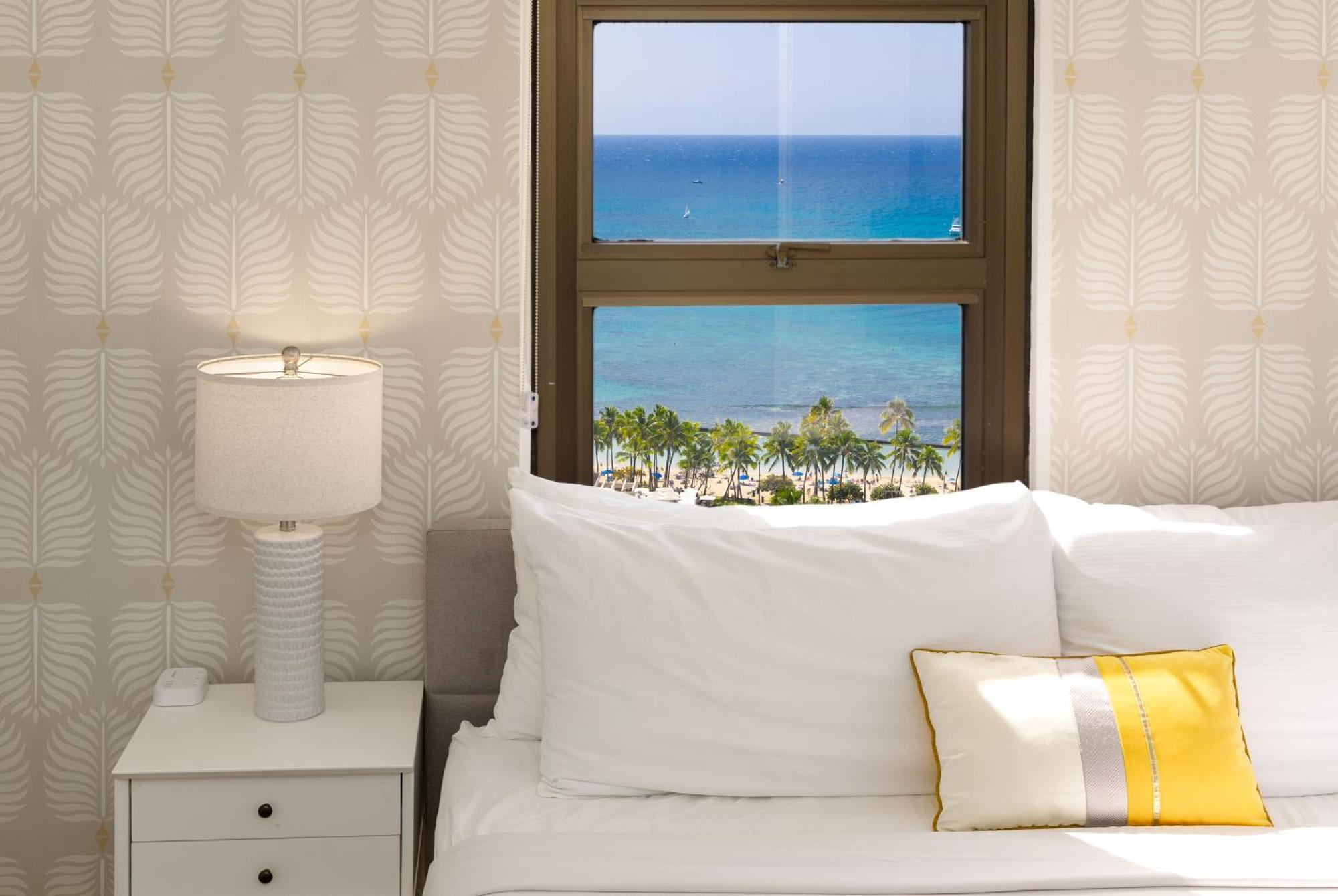 Waikiki Banyan Fabulous Ocean View With Free Parking *