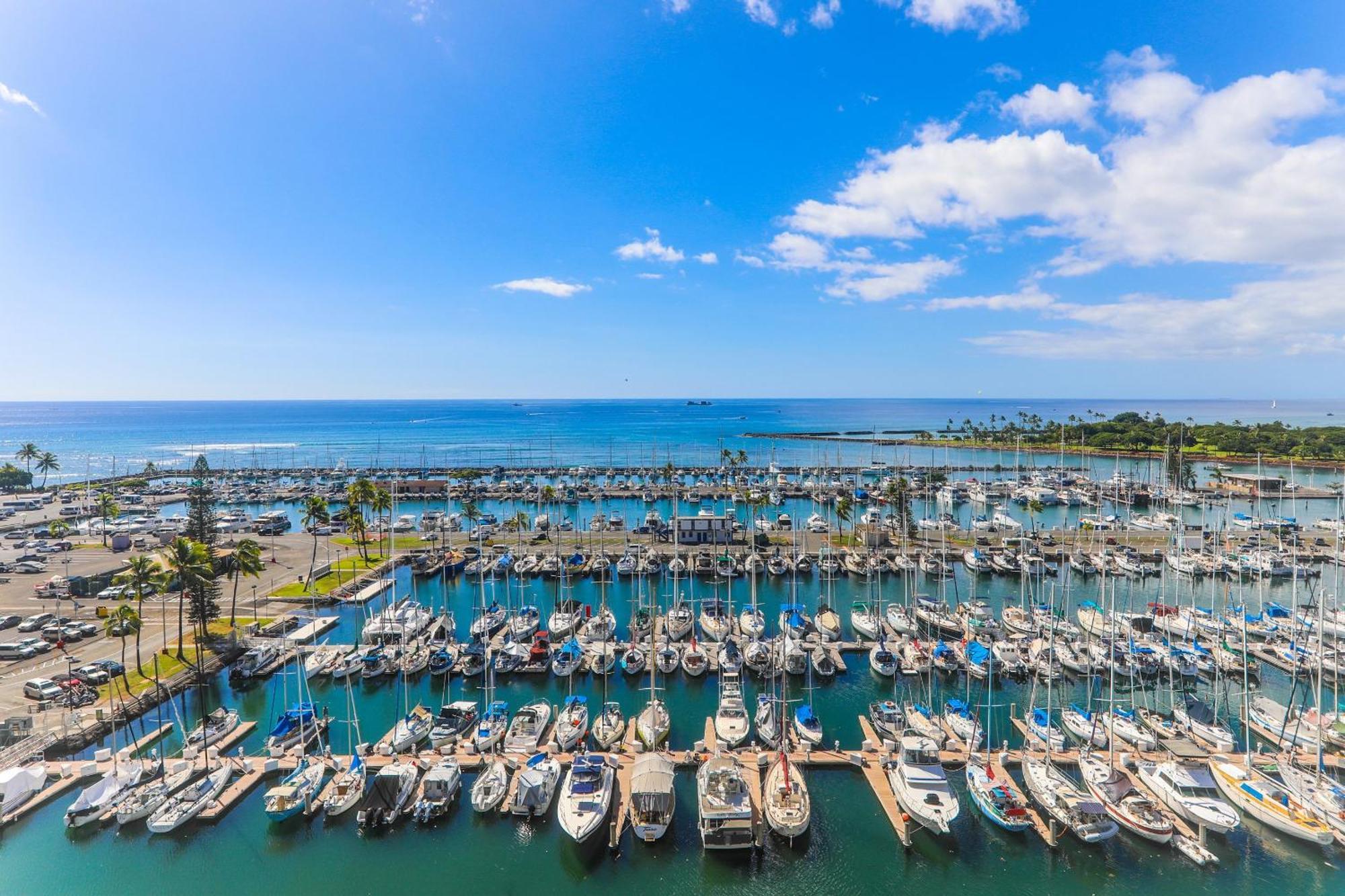 Ilikai Marina 1386