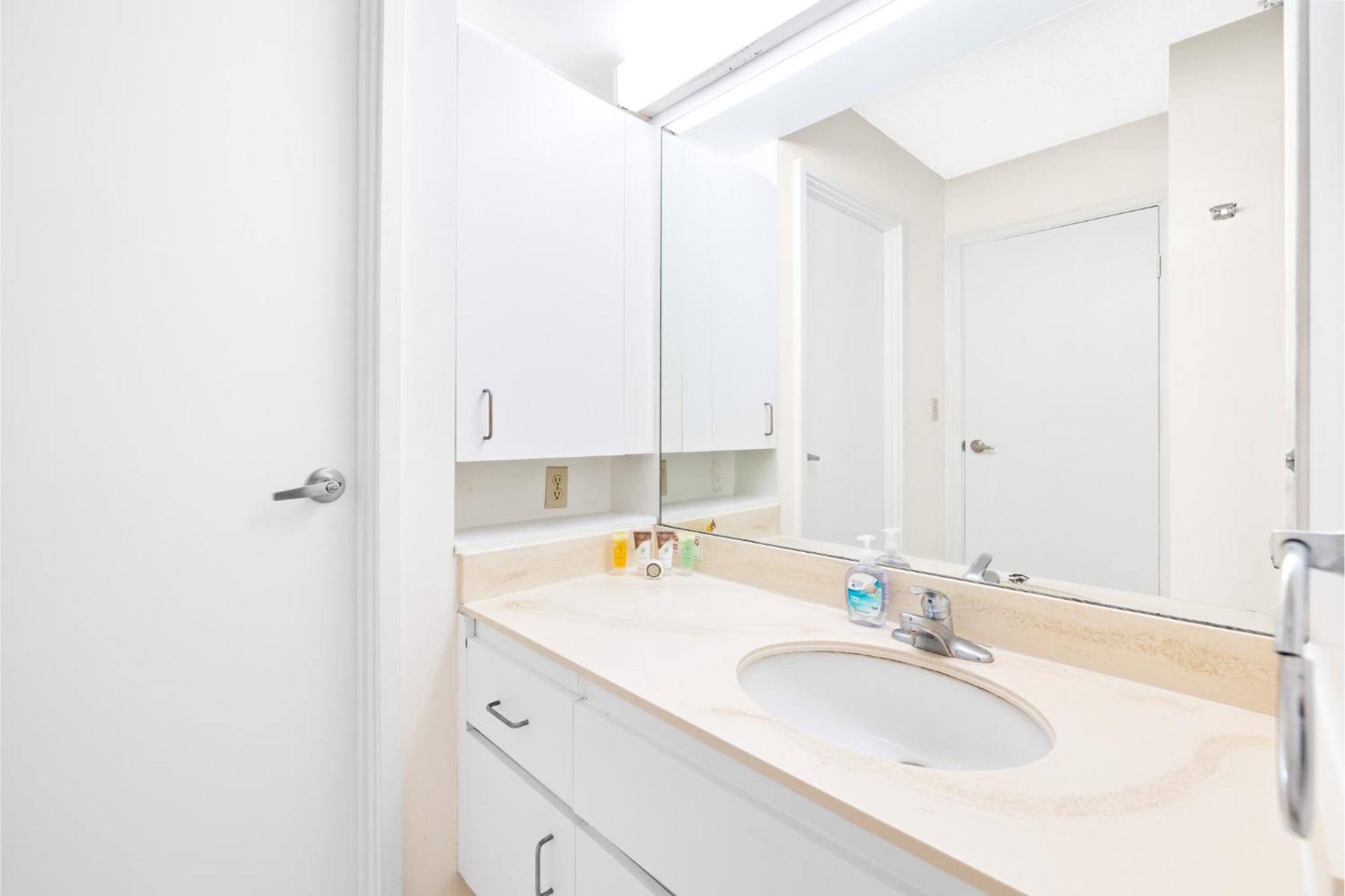 Holiday home Waikiki Banyan T2-22nd Completely Remodeled *