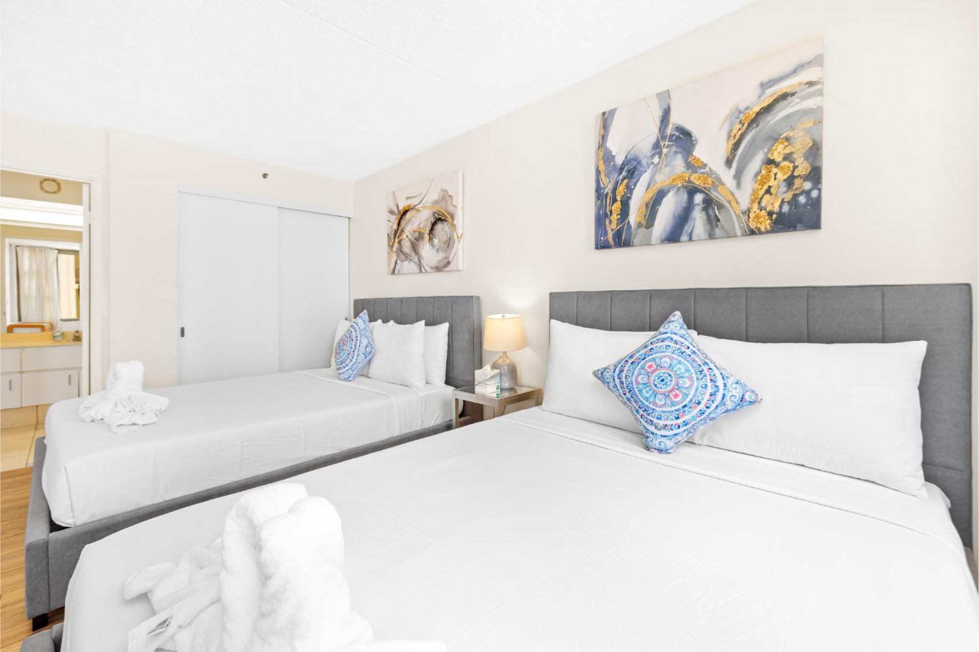 Waikiki Banyan T2-22nd Completely Remodeled Holiday home Honolulu