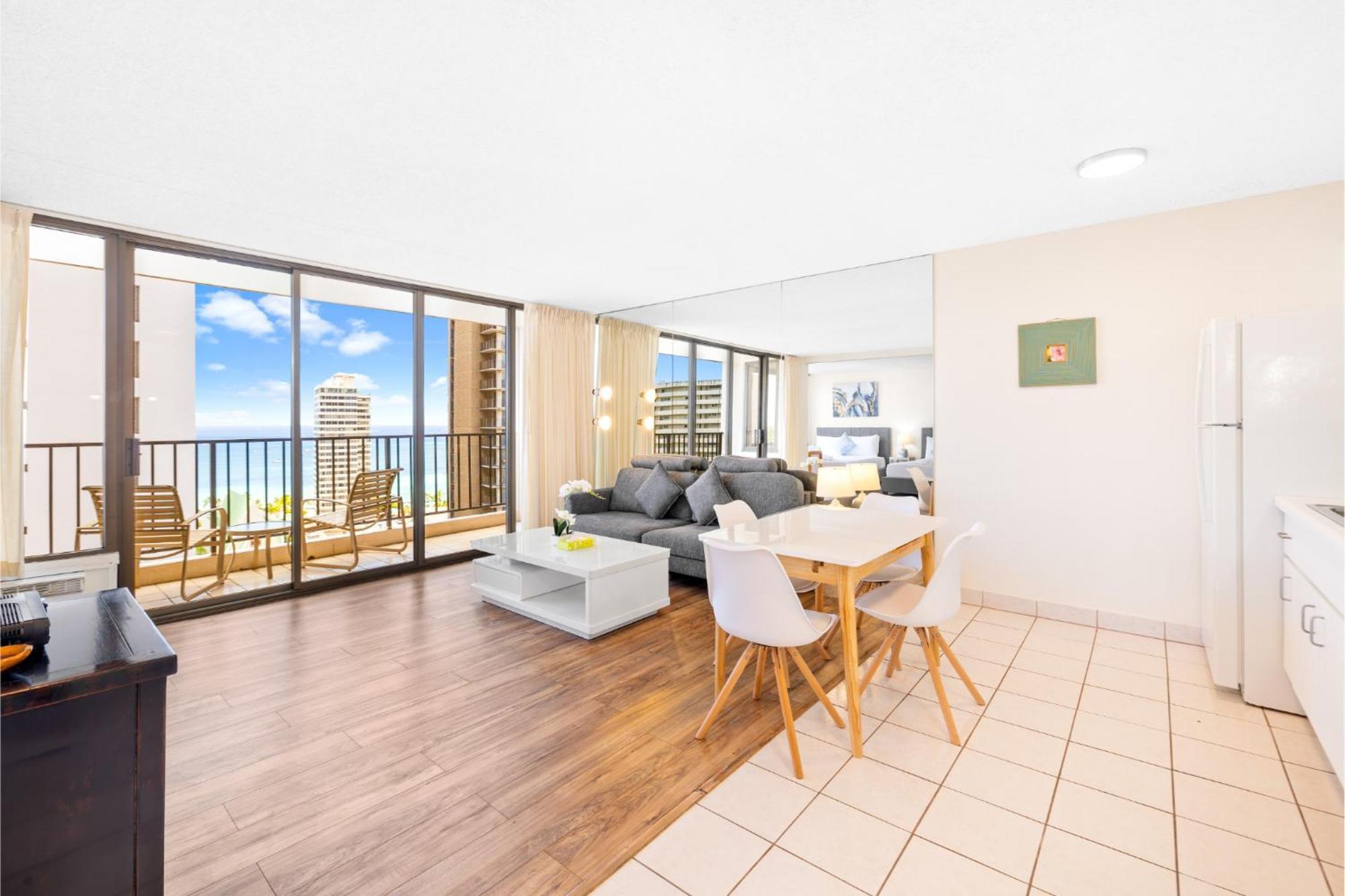 Waikiki Banyan T2-22nd Completely Remodeled Honolulu