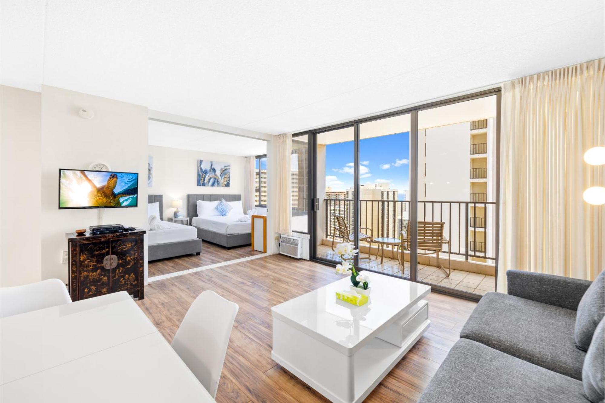 Waikiki Banyan T2-22nd Completely Remodeled Holiday home *