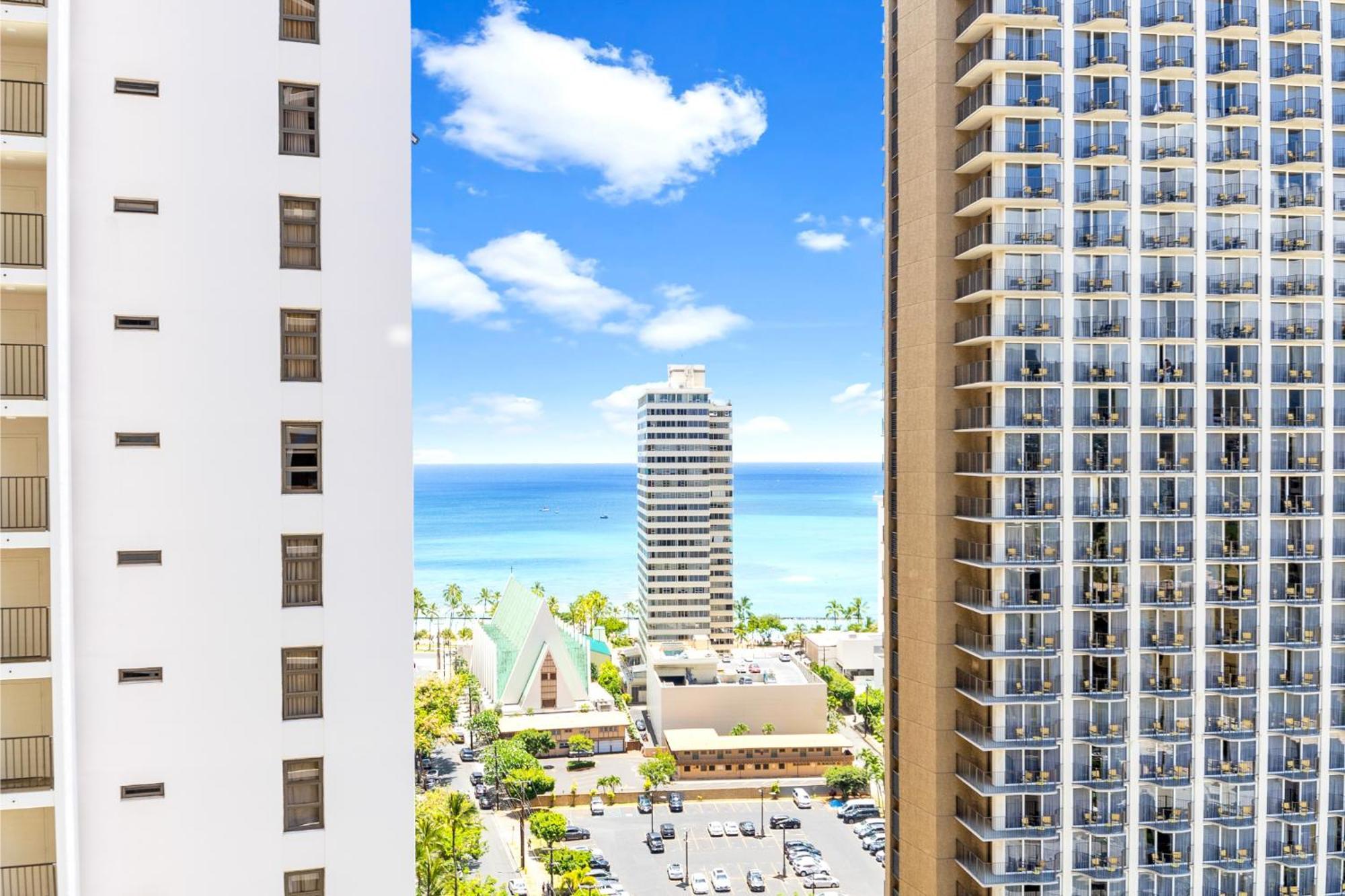 Waikiki Banyan T2-22nd Completely Remodeled Honolulu