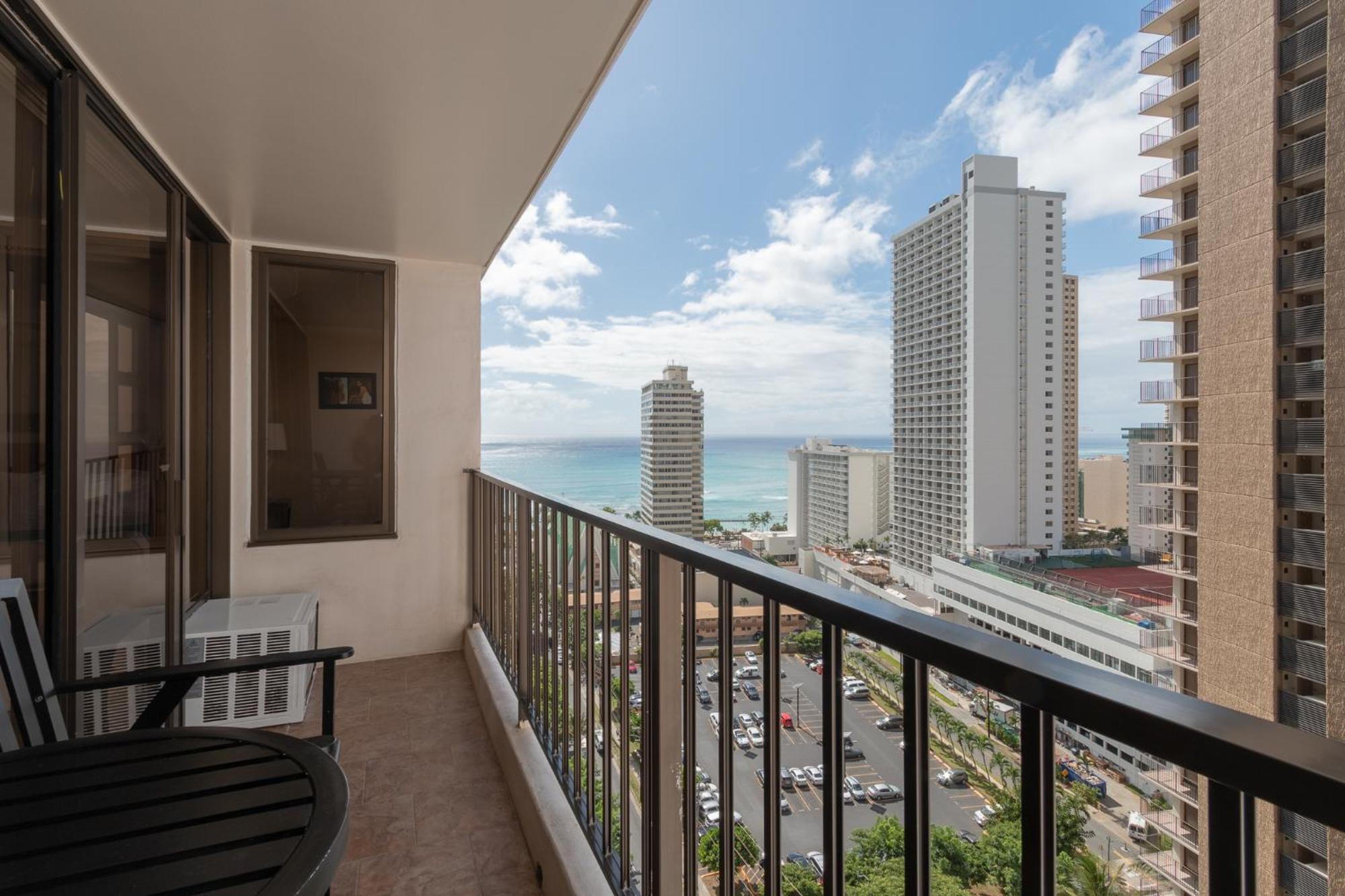 Apartment Block To Beach! Waikiki Banyan 21St Floor Deluxe Ocean View Honolulu