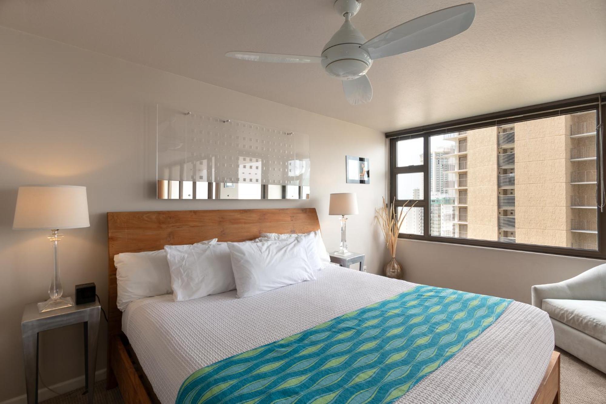 Block To Beach! Waikiki Banyan 21St Floor Deluxe Ocean View Apartment *