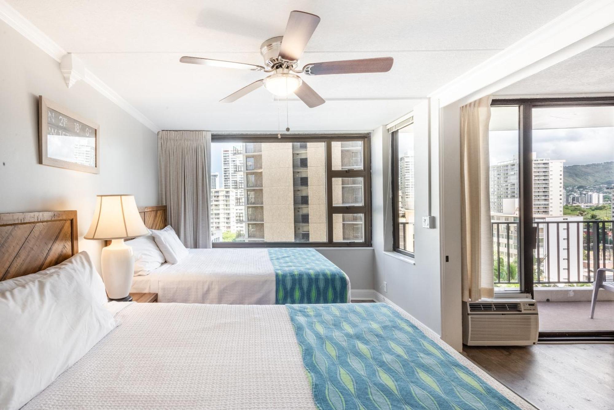 Breezy Ocean View Waikiki Condo With Free Parking! Honolulu