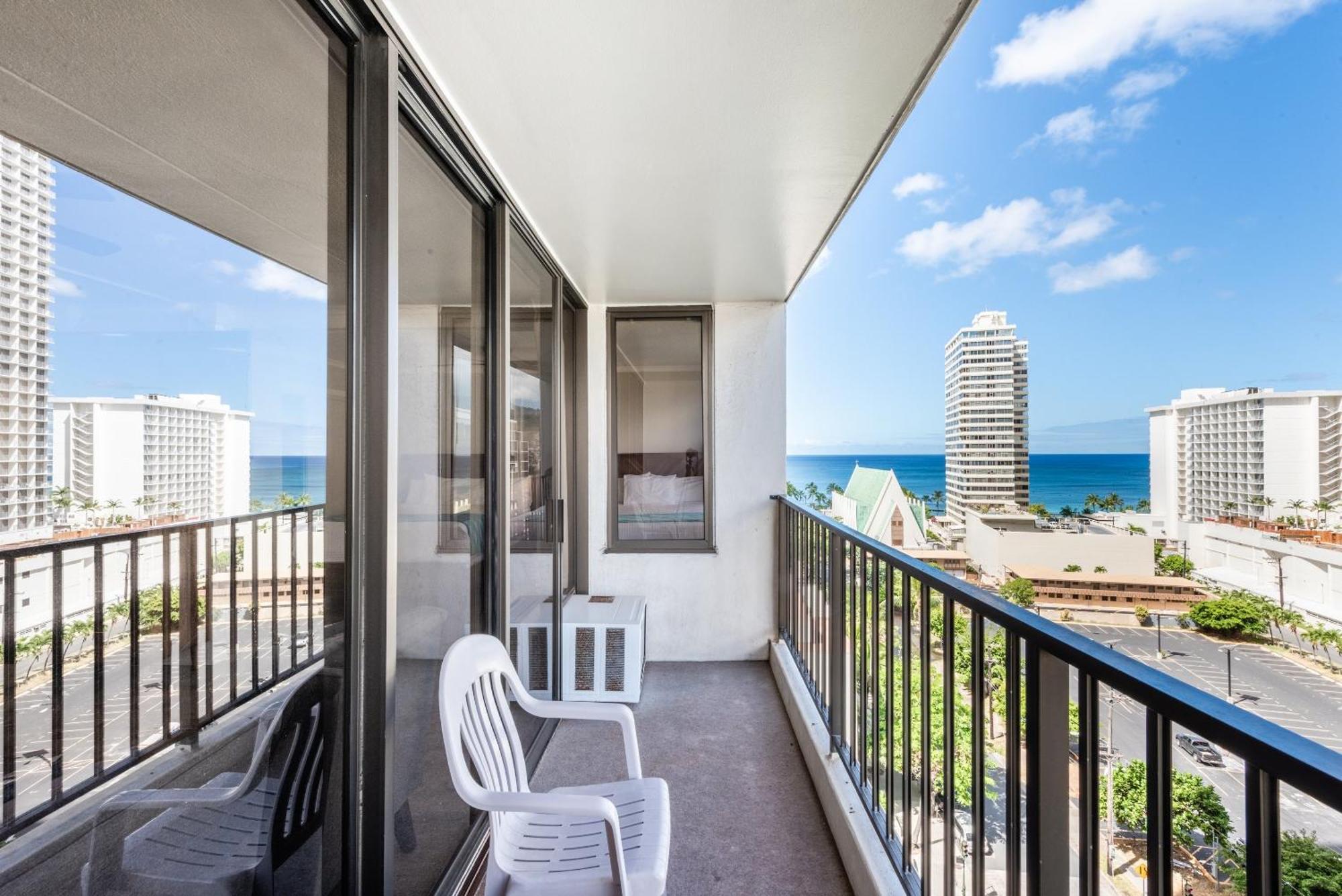 Breezy Ocean View Waikiki Condo With Free Parking! Apartment *
