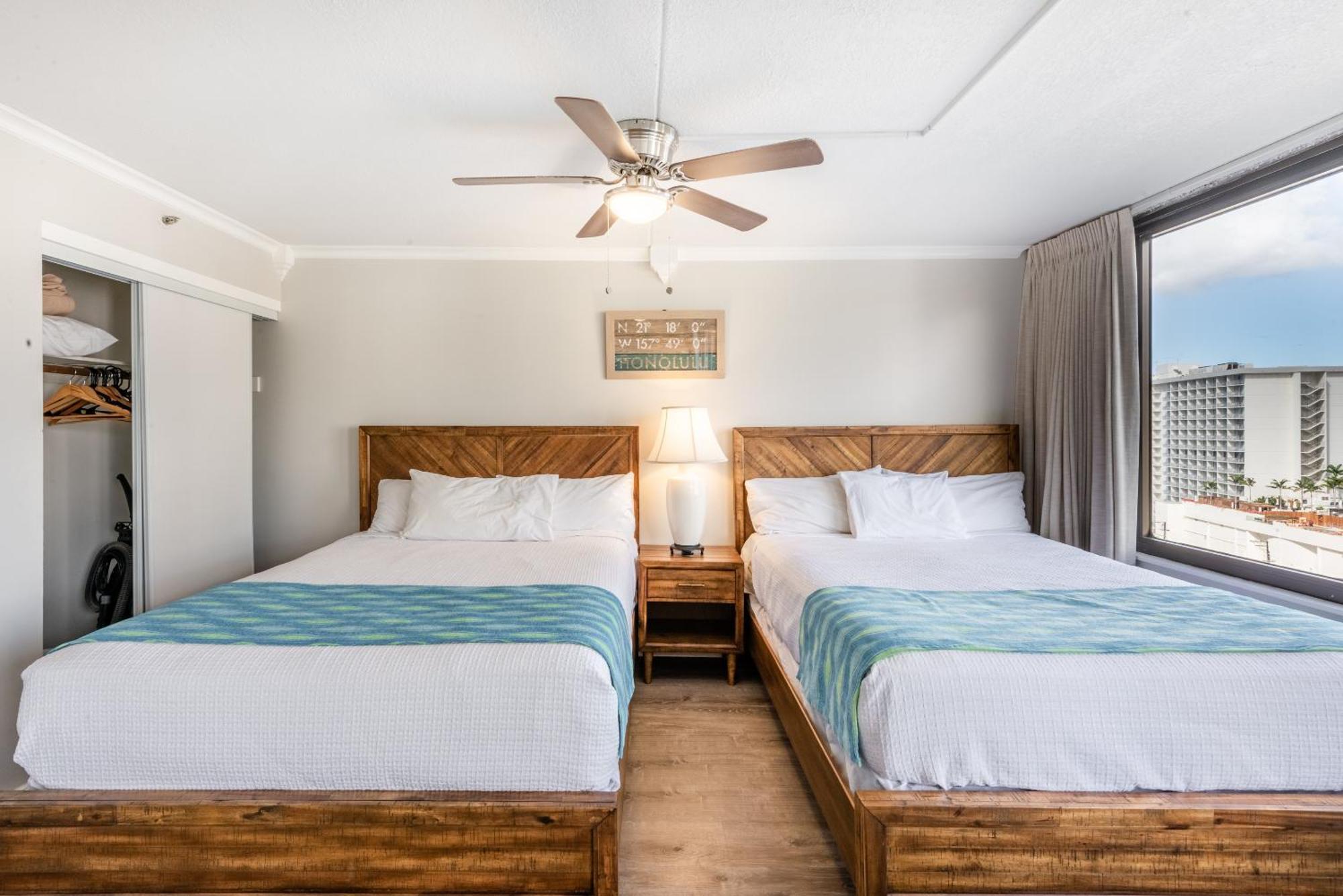 Apartment Breezy Ocean View Waikiki Condo With Free Parking! Honolulu