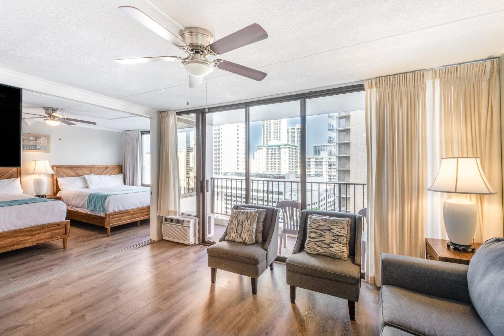 Breezy Ocean View Waikiki Condo With Free Parking! Apartment