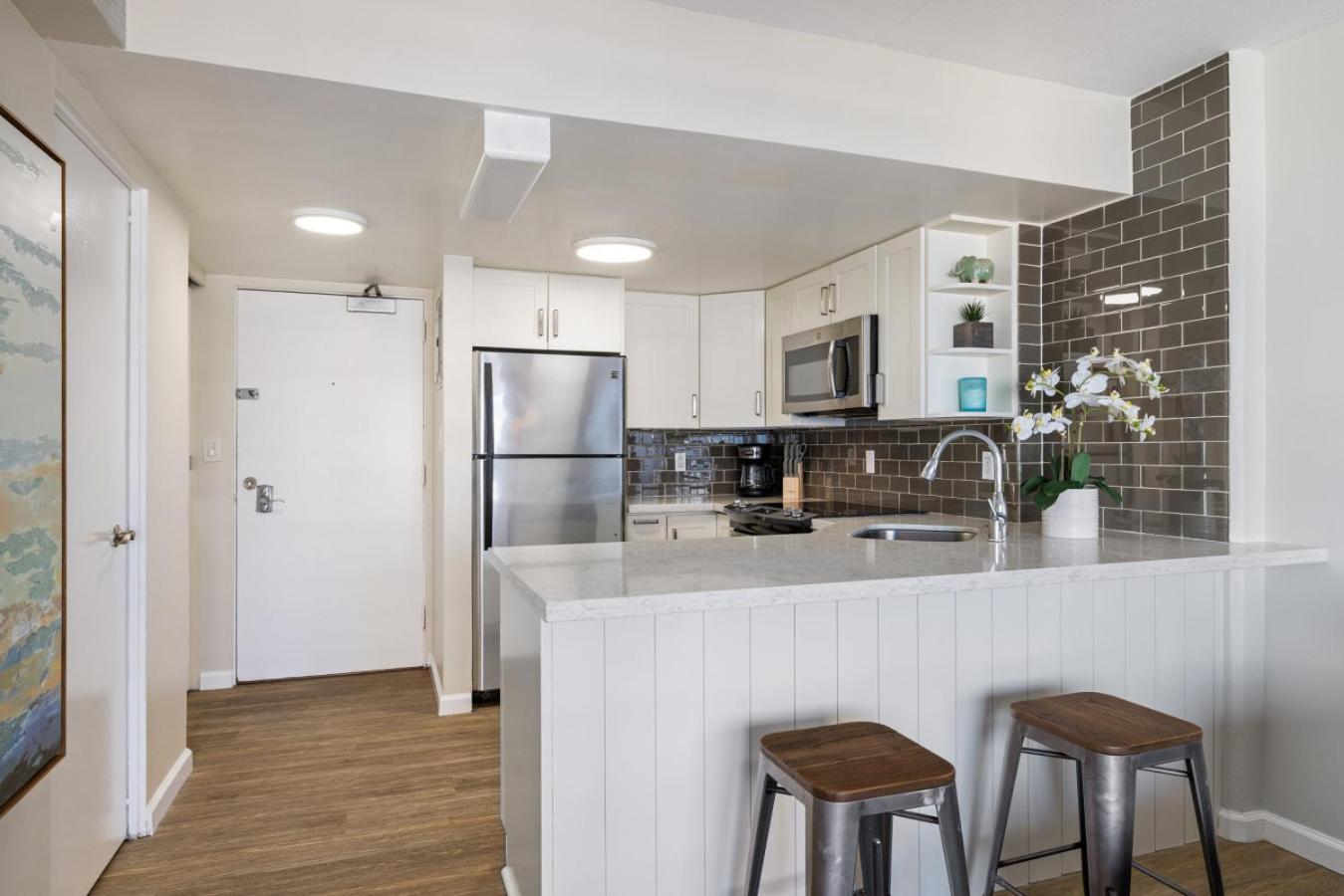 1419 Ilikai Collection 5 Luxury And Beachfront Location *