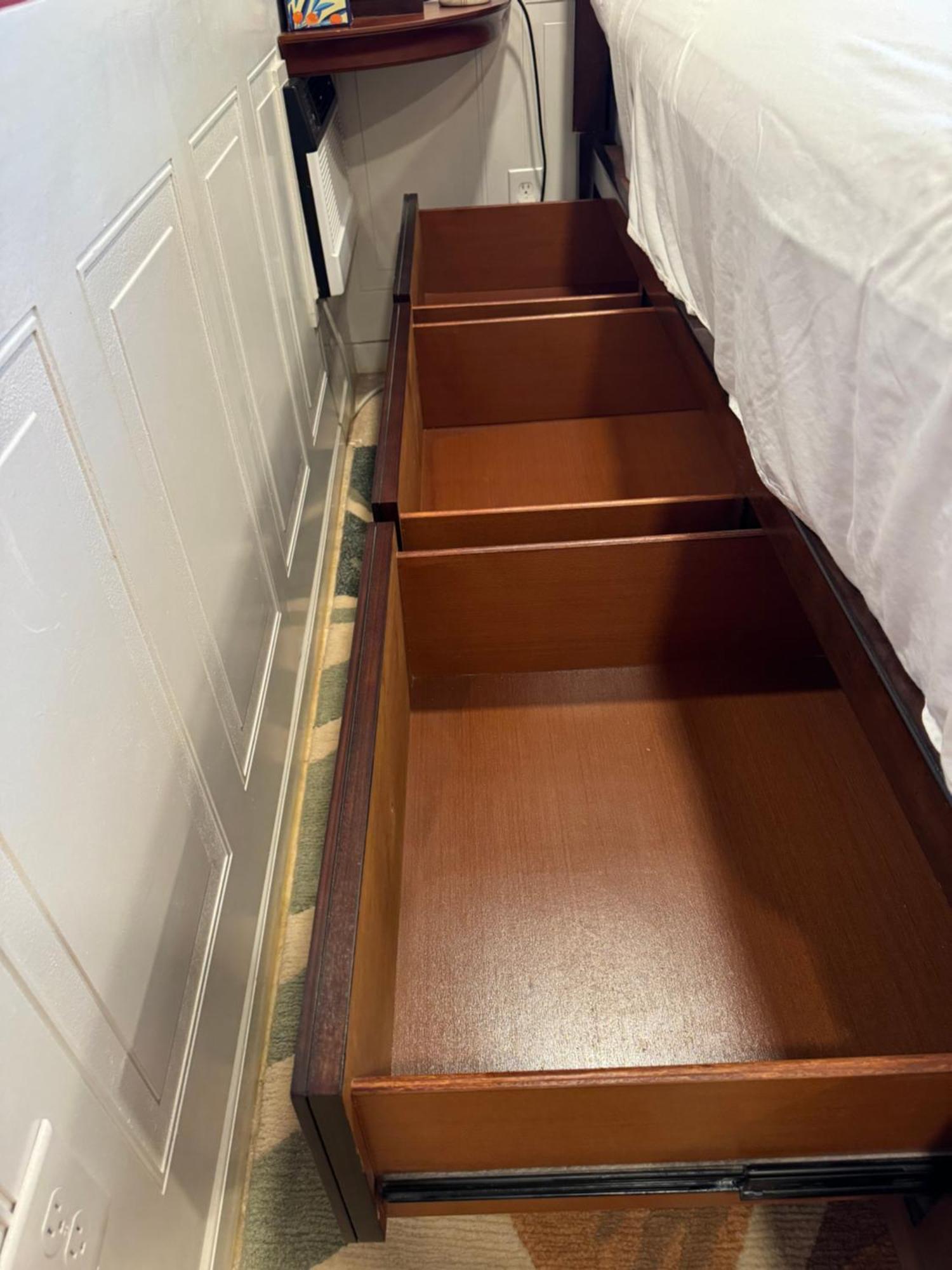 Private Bedroom In Shared Waikiki Area 30 Day Minimum Guest house