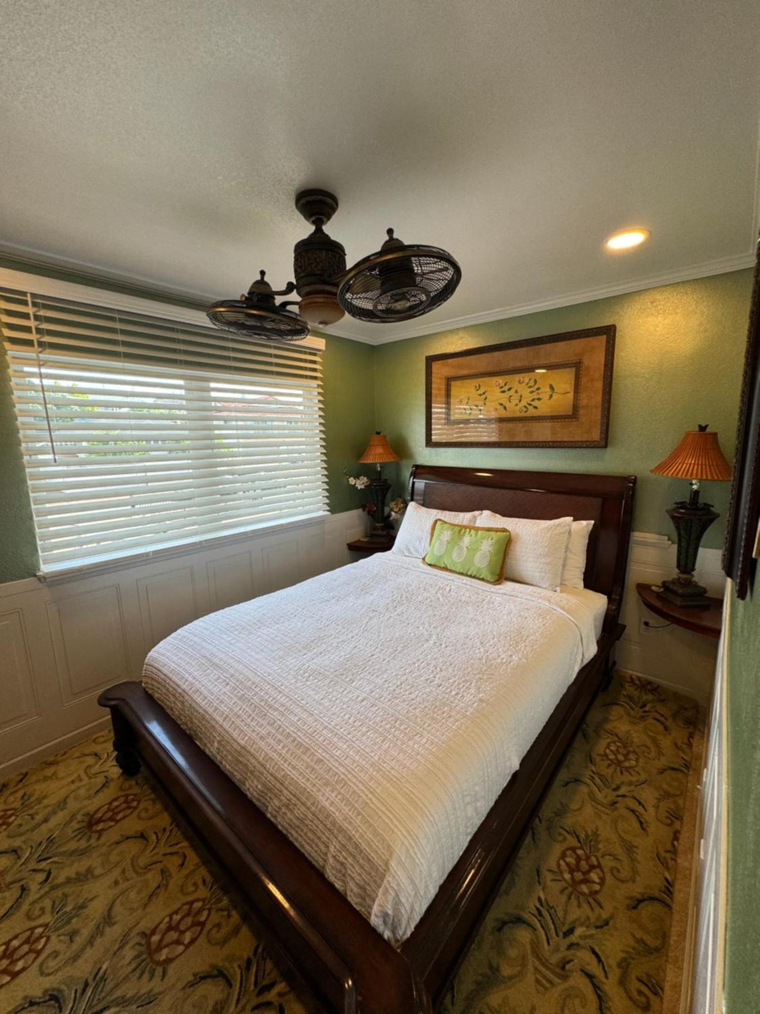 Private Bedroom In Shared Waikiki Area 30 Day Minimum * Honolulu