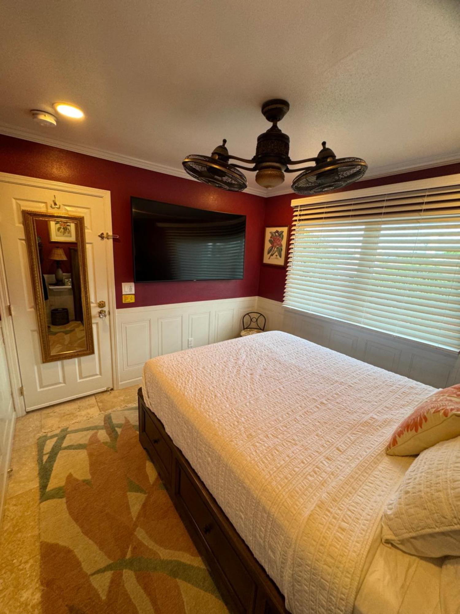 Guest house Private Bedroom In Shared Waikiki Area 30 Day Minimum *