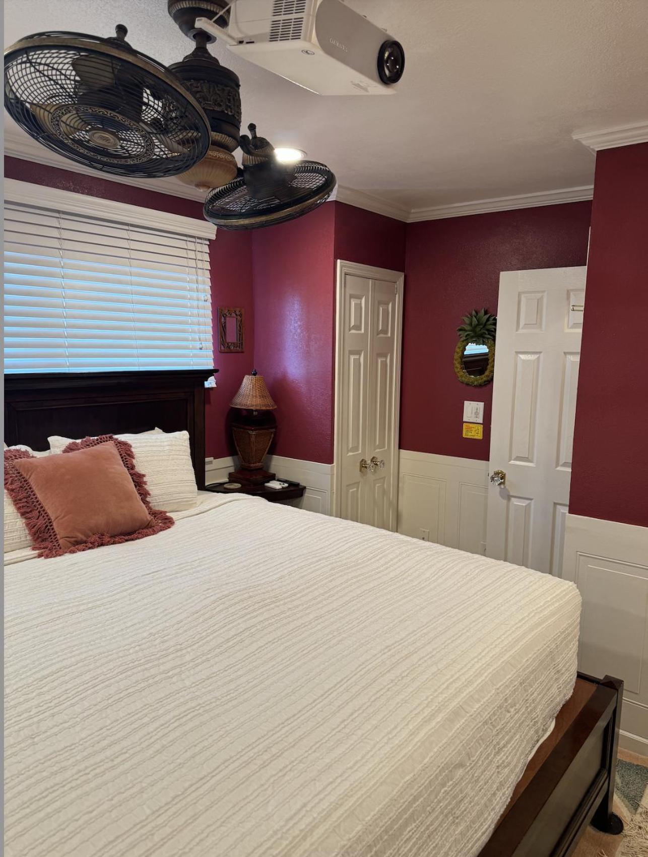 Private Bedroom In Shared Waikiki Area 30 Day Minimum