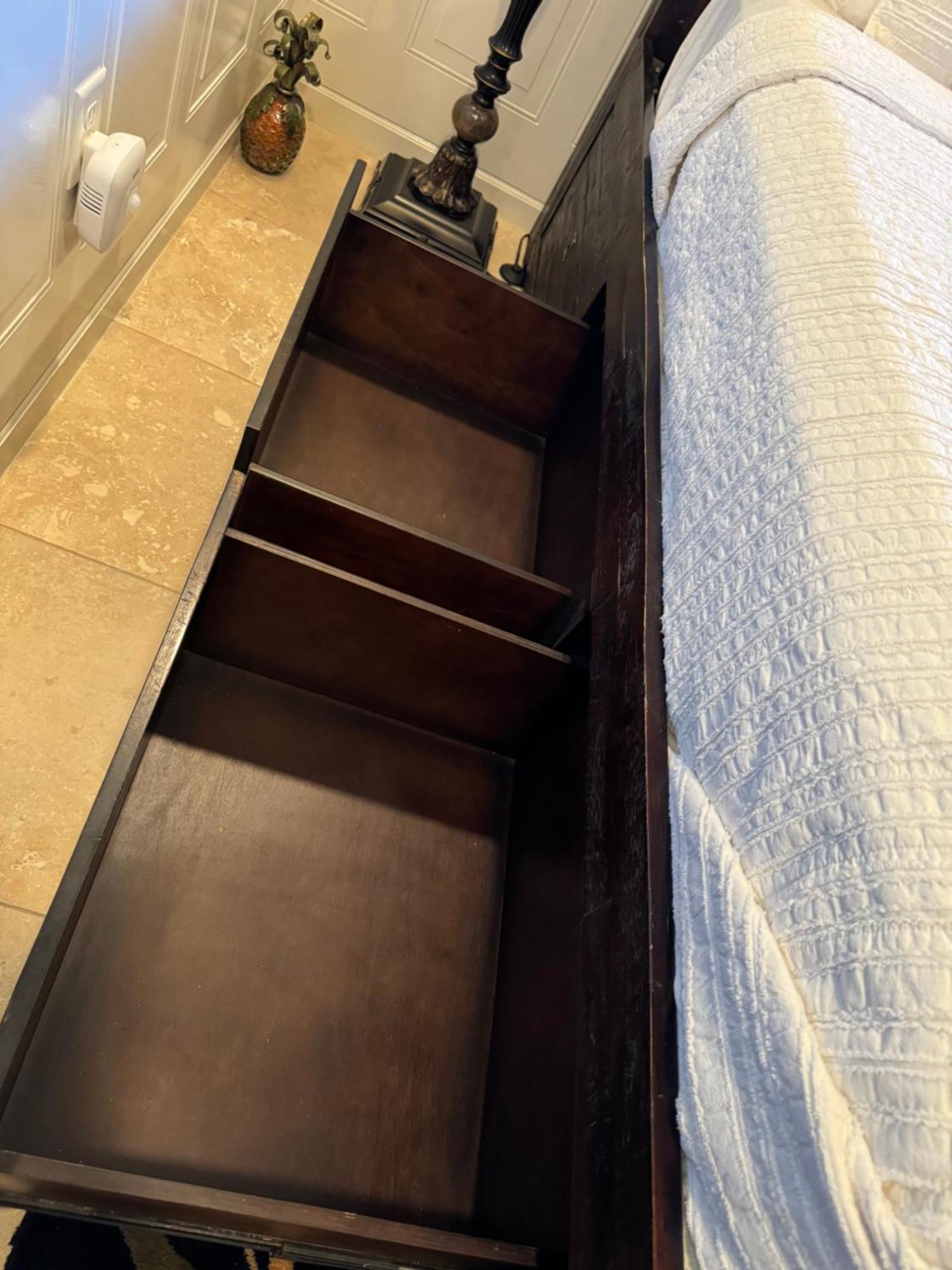 Private Bedroom In Shared Waikiki Area 30 Day Minimum Guest house Honolulu