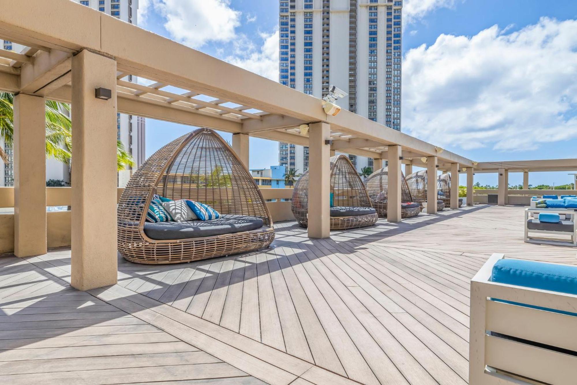 Ala Moana By Zelloo *