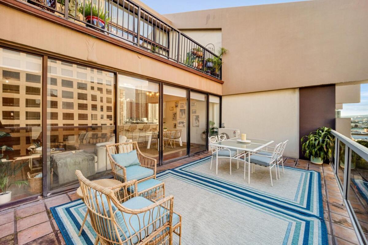 Stunning Resort! Steps To Pool, Hot Tub And Parking Apartment *