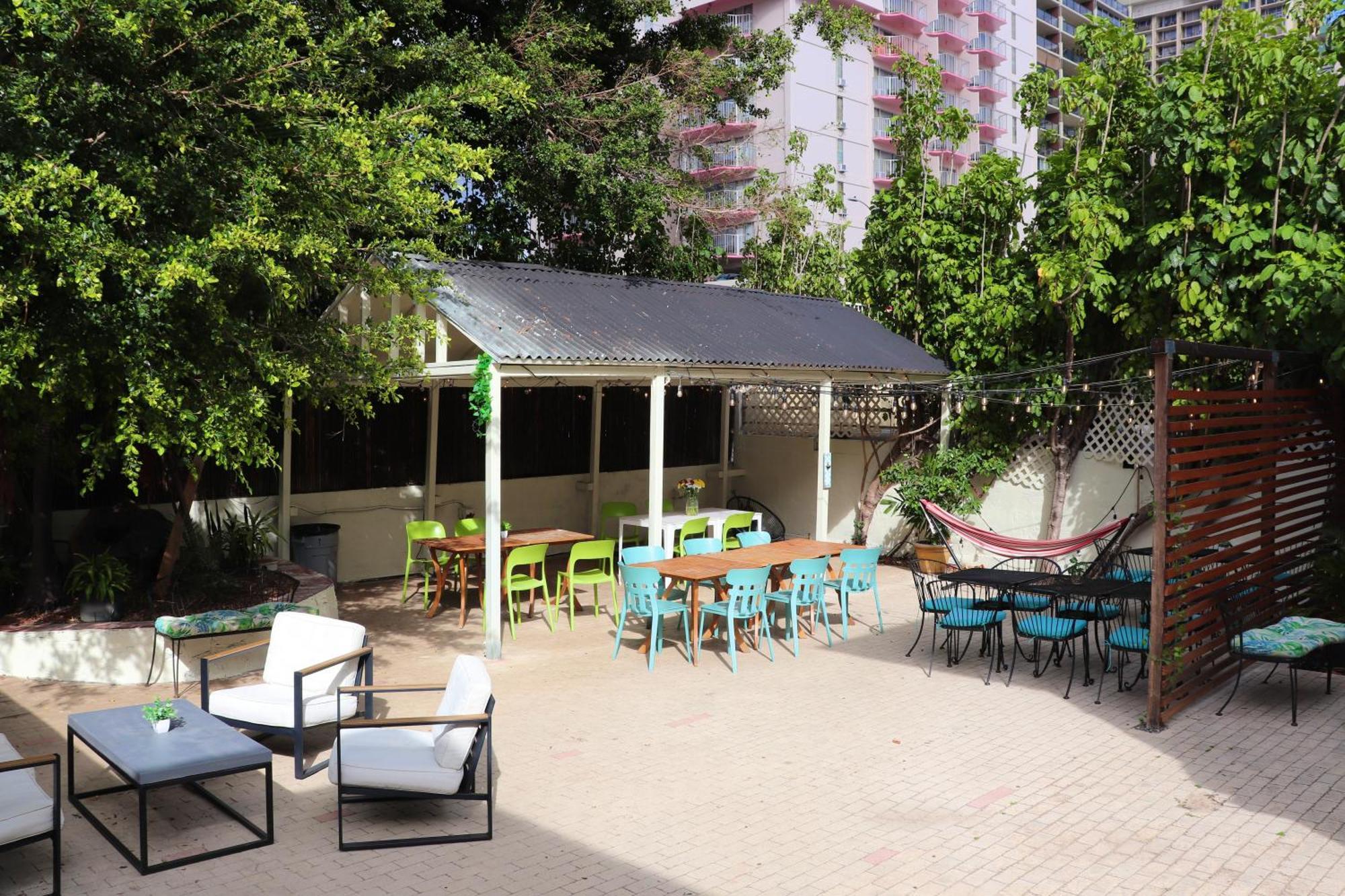 Aloh Seaside Women's Hostel Honolulu
