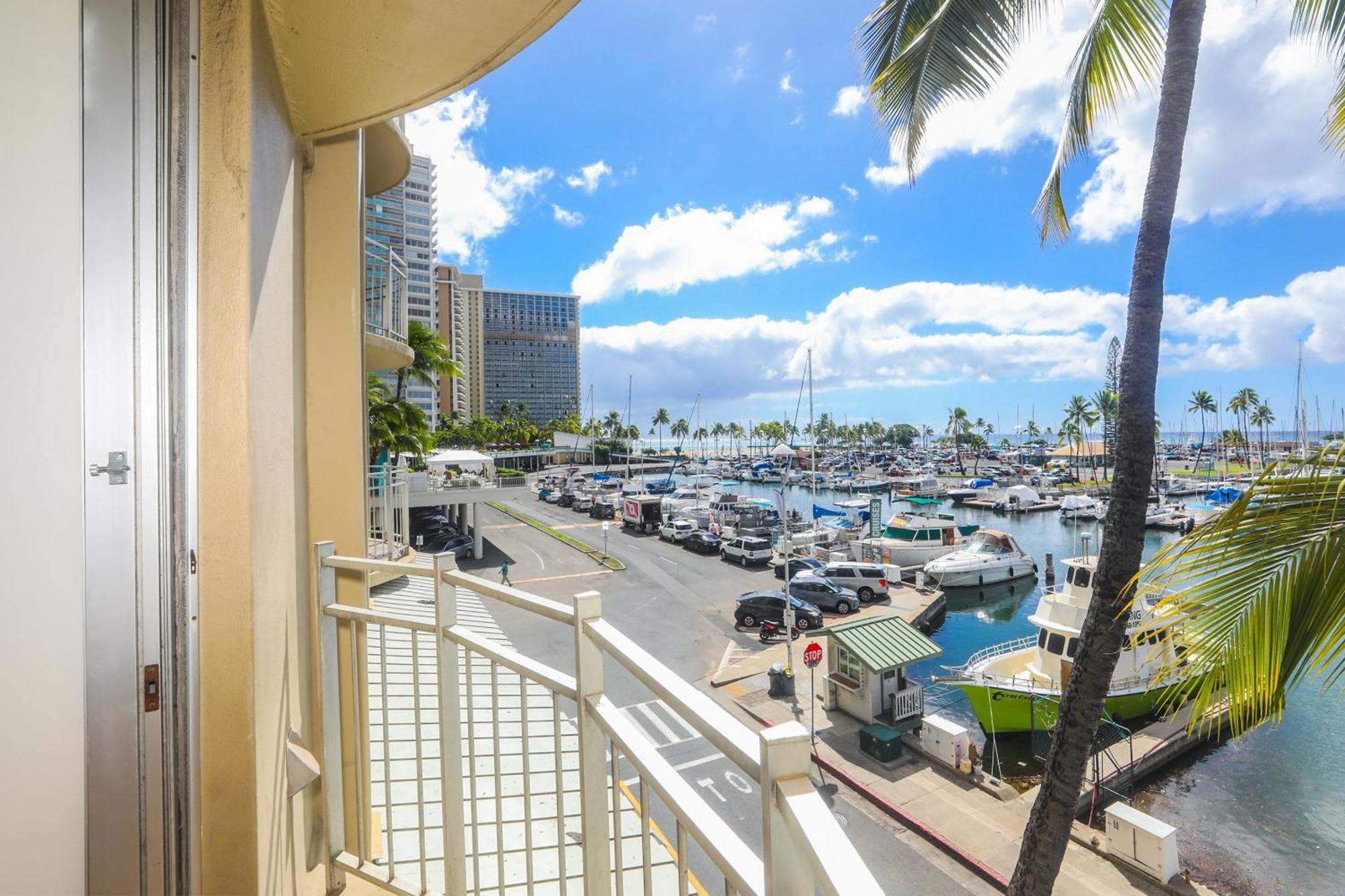 Ilikai Marina 382 Yacht Harbor View 1br