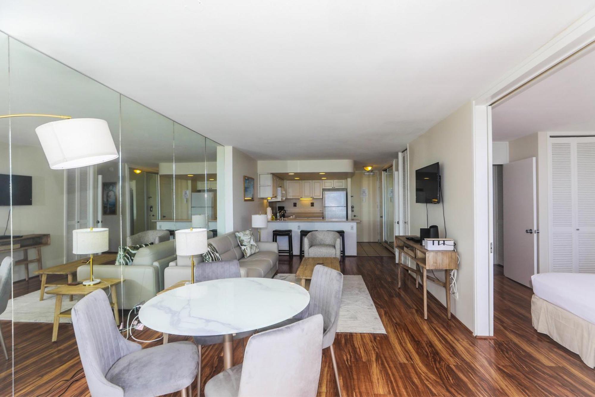 Ilikai Marina 382 Yacht Harbor View 1br Honolulu