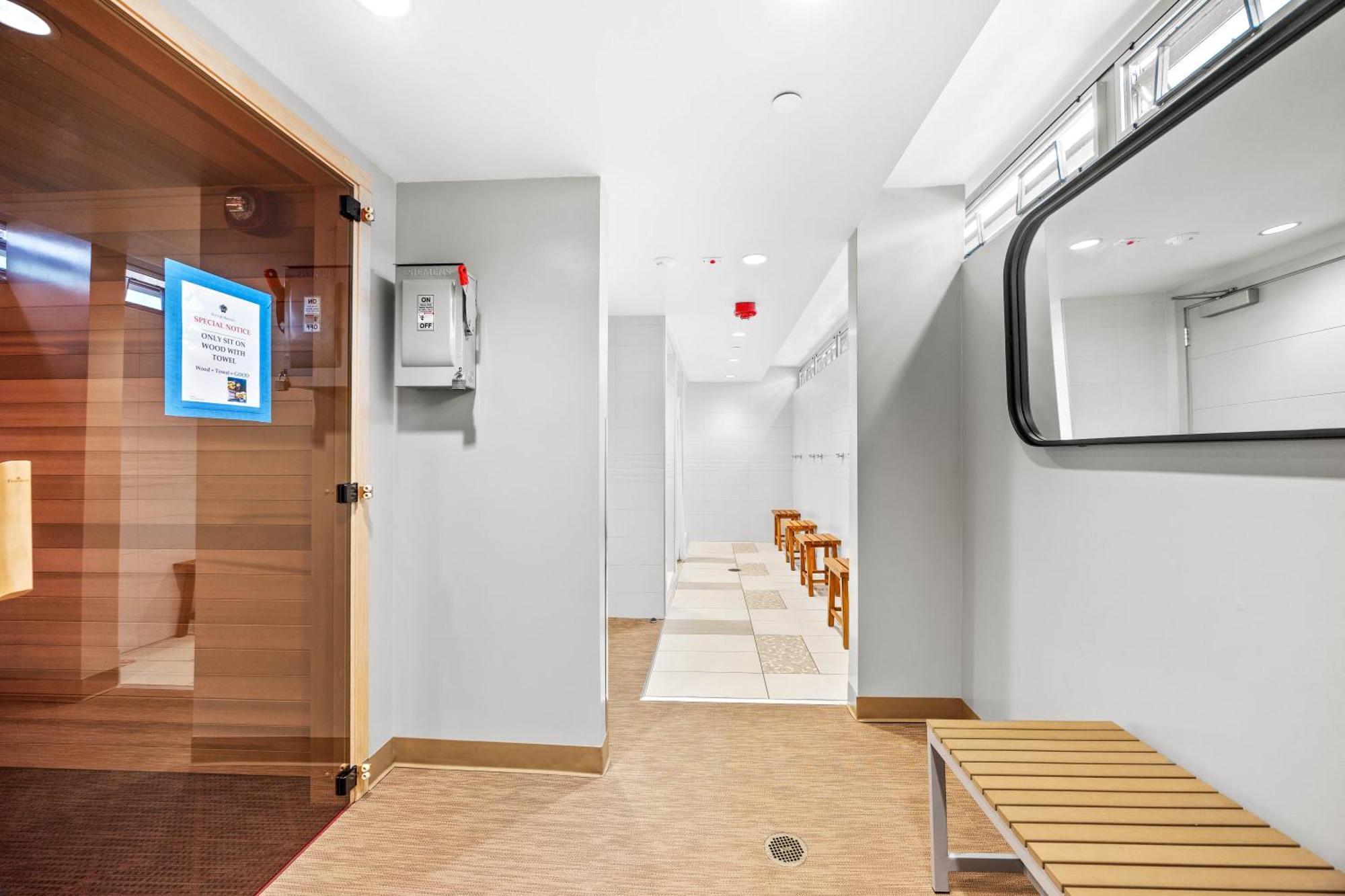 Beautiful 1br With King Bed, Ocean View, Fast Wi-fi & Free Parking