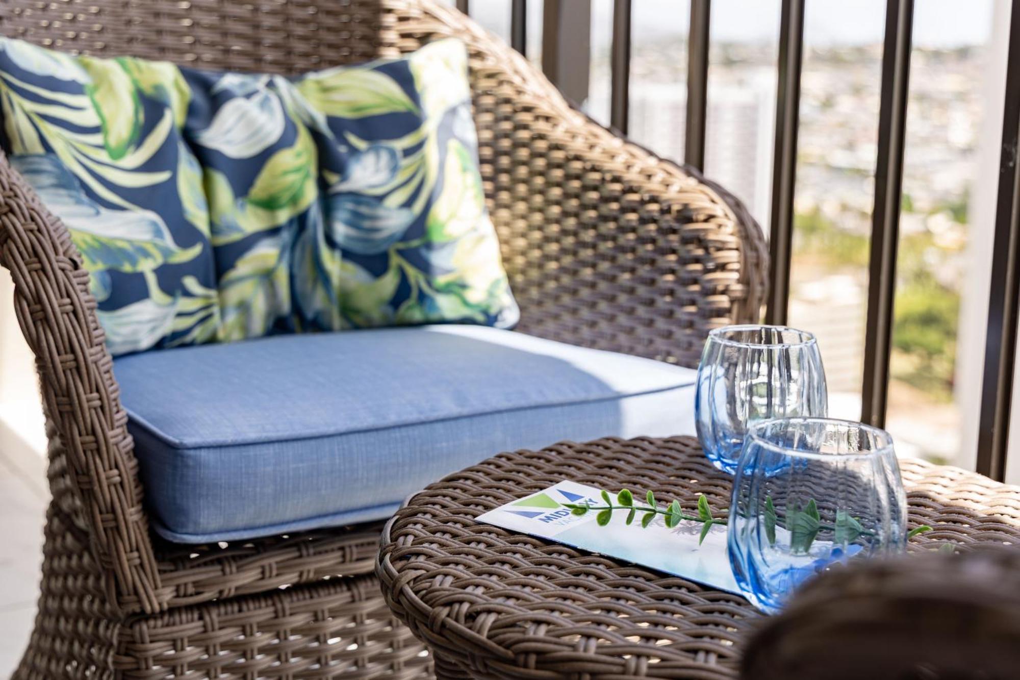 Beautiful 1br With King Bed, Ocean View, Fast Wi-fi & Free Parking Apartment Honolulu